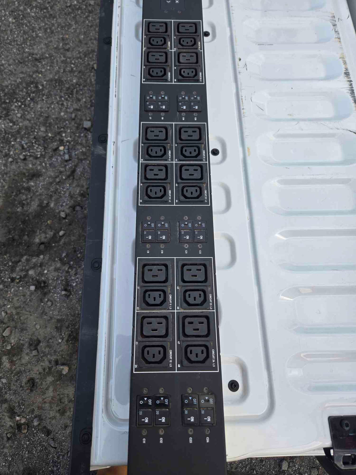 Raritan PX3-176AXV-V2 71.9kVA 415V 100A 3Phase 48 Outlet Intelligent PDU iX7