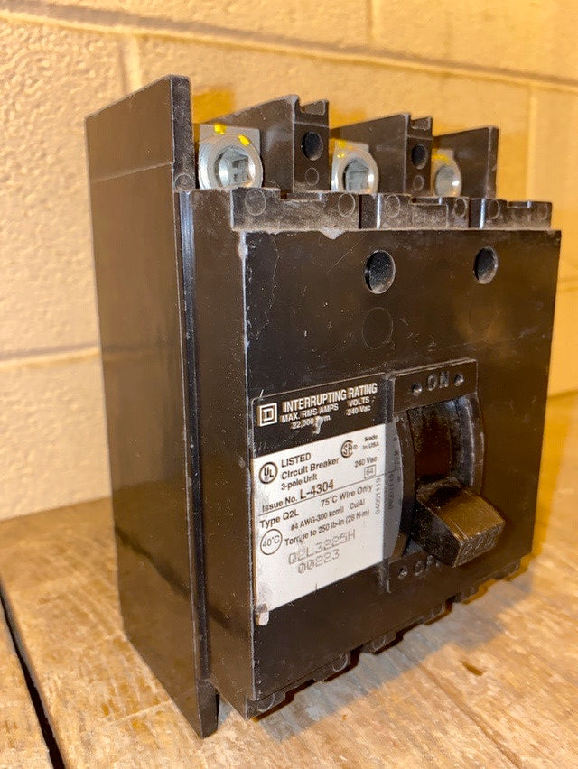 225A Square D L4304 Circuit Breaker(S6LLST1330)