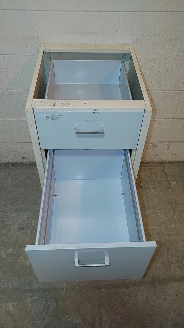 18" 3 Drawer St Charles(S6LLST11892)