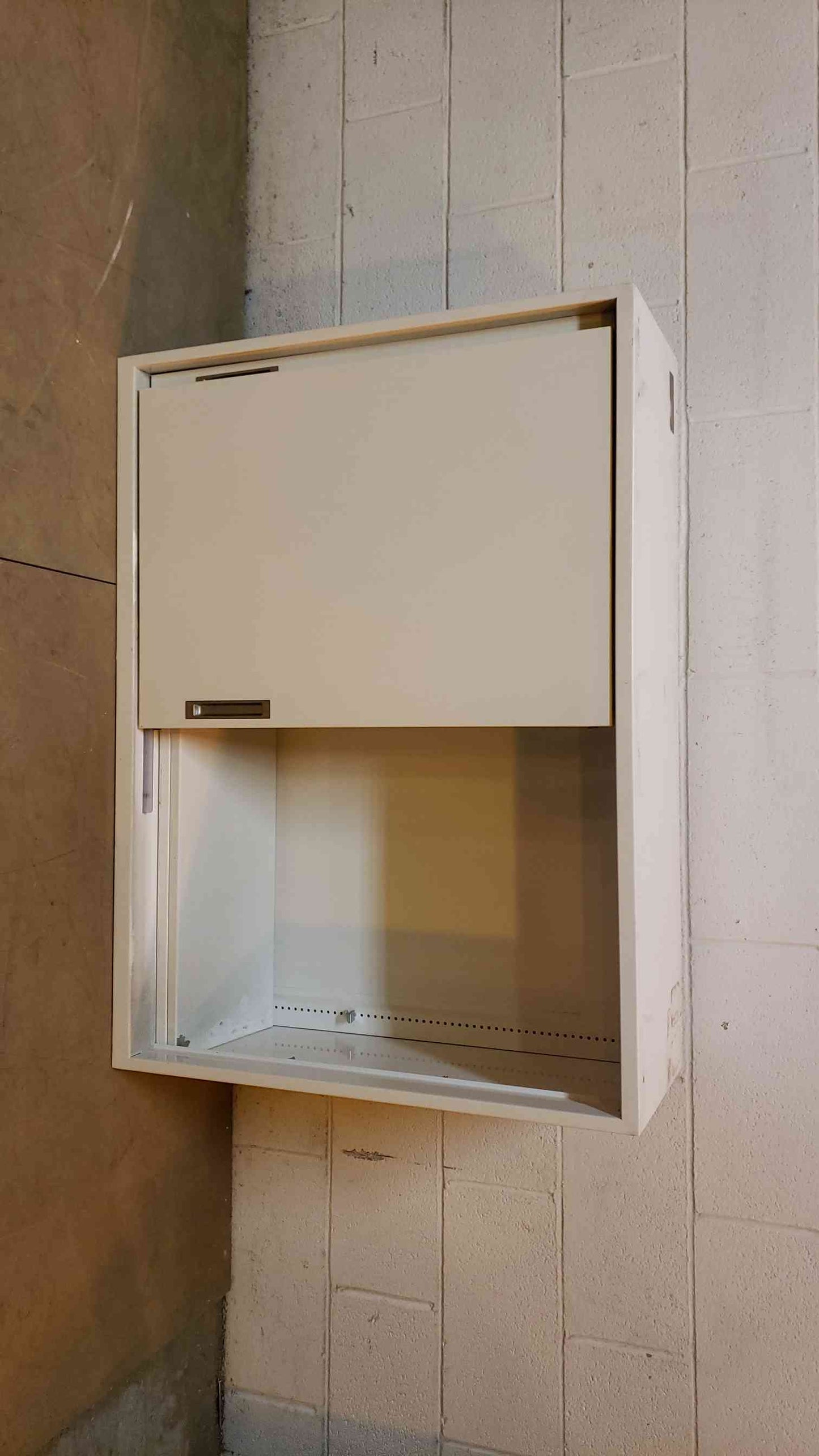 42" Overhead Cabinet Q16682(Q16682)