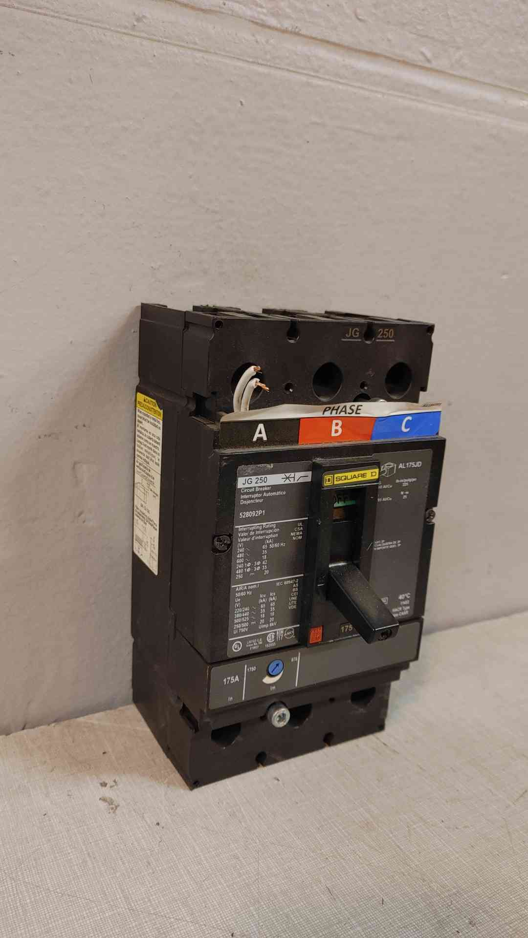 Square D 175A 3 Pole Circuit Breaker 65KA 220/240V JG 250(104636)