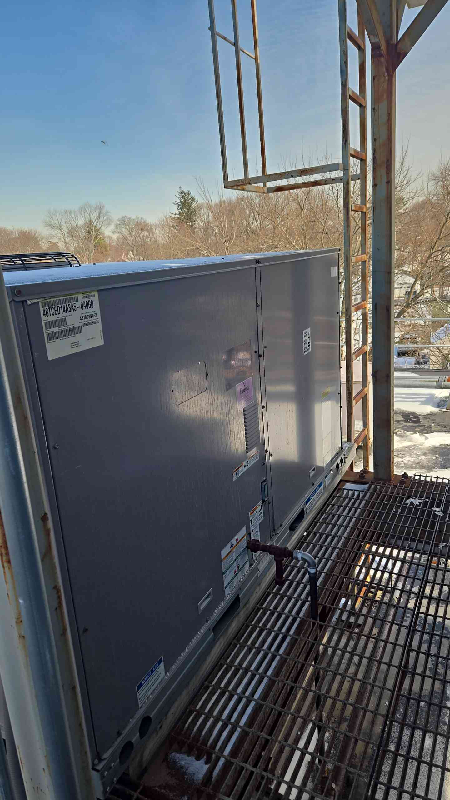 Carrier 12.5 Ton RTU 48TCED14A3A5A0 WeatherMaker Packaged AC Unit (107396