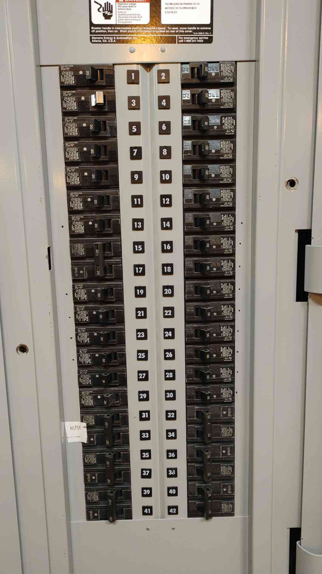 Siemens 225A Panelboard 208Y/120V 3PH 4W S3C42ML225CTF