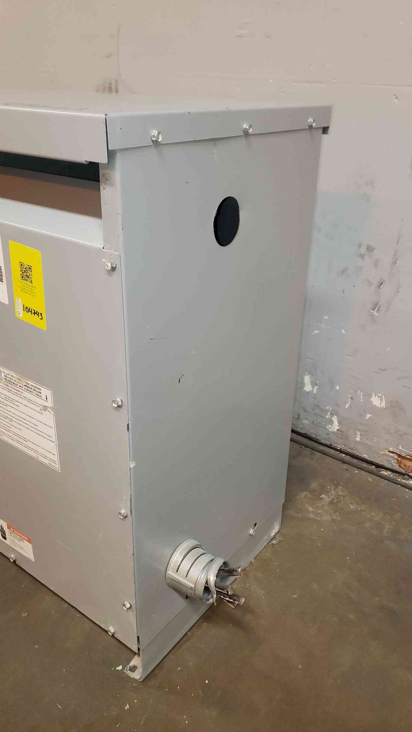 Siemens NEMA Class Dry Type Transformer 30KVA 3PH 480V x 208/120v 3F3Y030