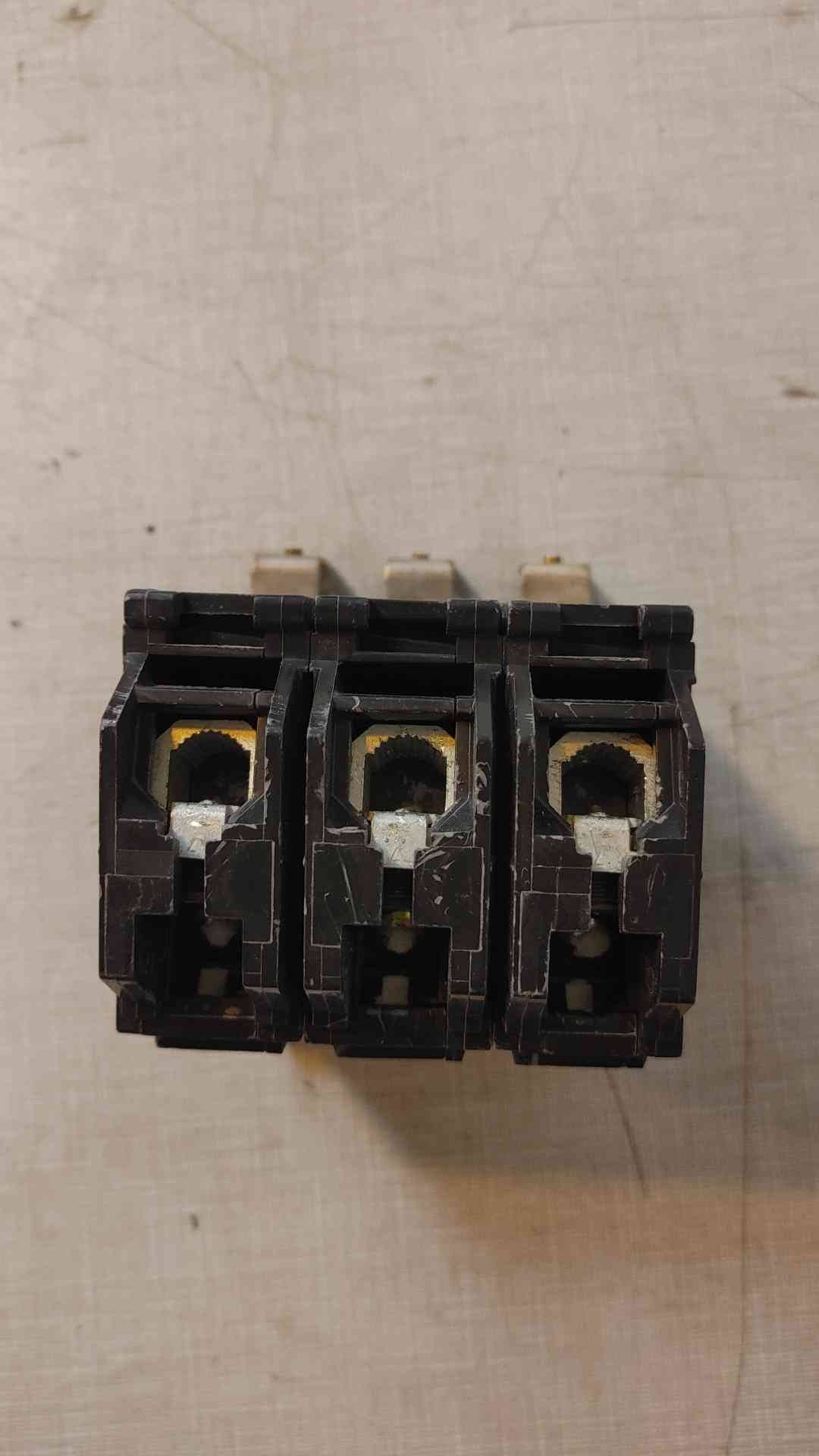 General Electric Circuit Breaker 3 Pole 100 Amp Type THQD