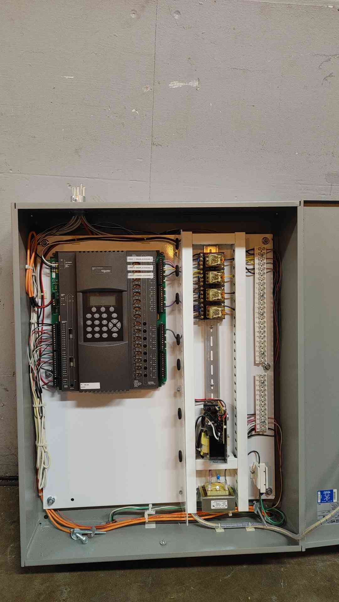 Hoffman control panel W Schneider Electric Andover Continuum i2920-D Terminal Controller