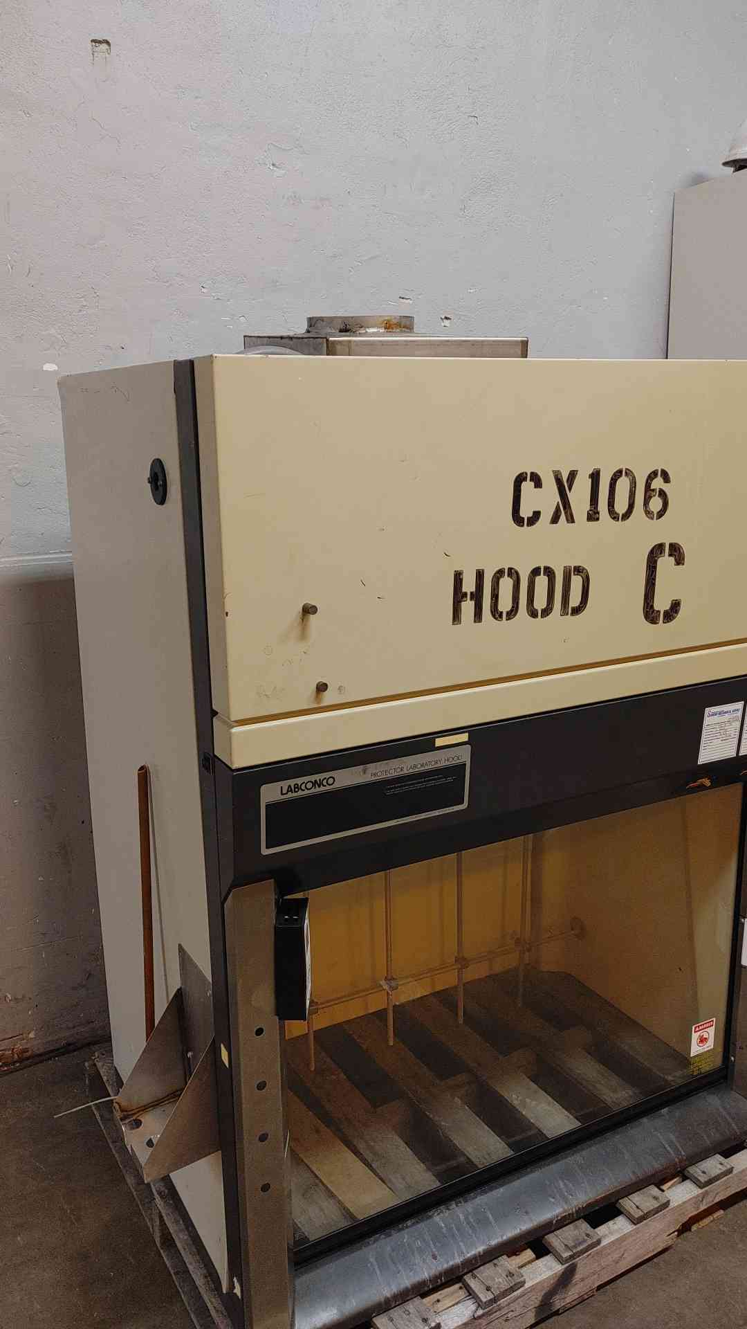 4' Labconco Protector Ducted Chemical Fume Hood Mounting Bars & Flow Meter (109284)