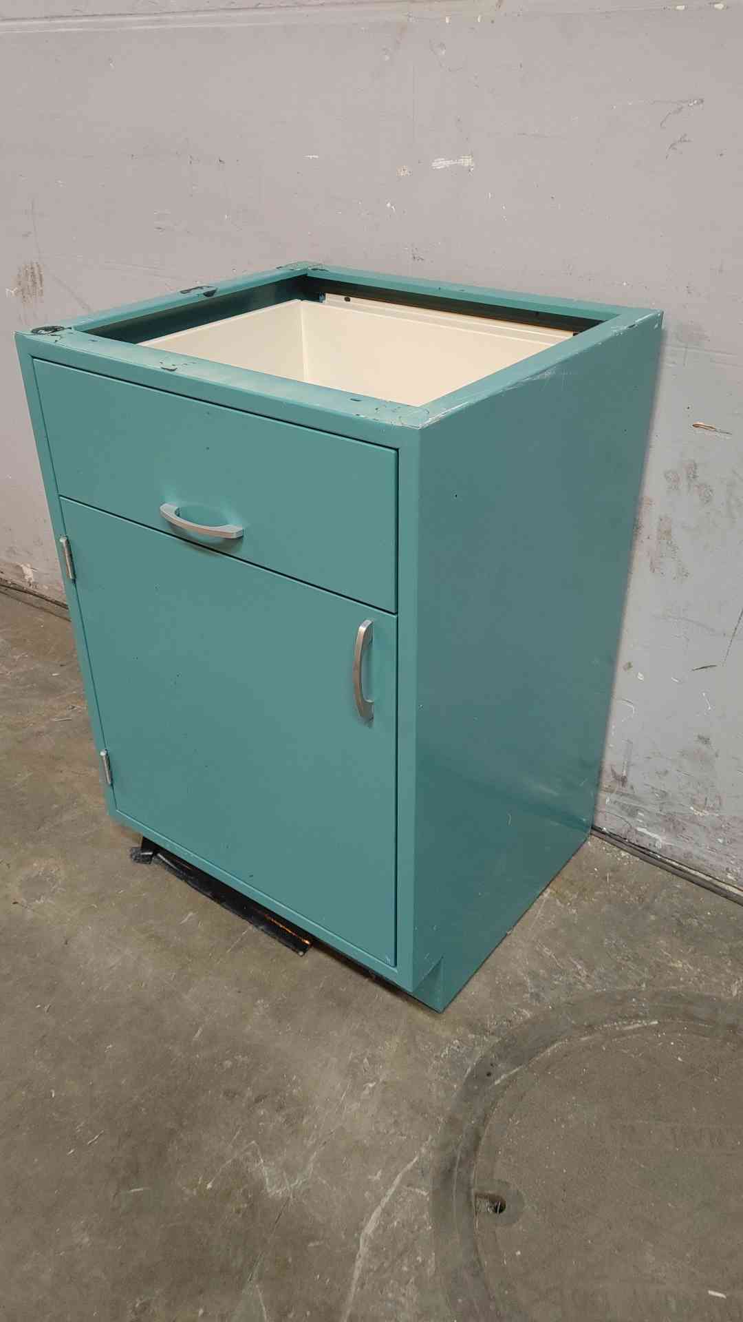 2' Kewaunee Mixed Casework (109310)