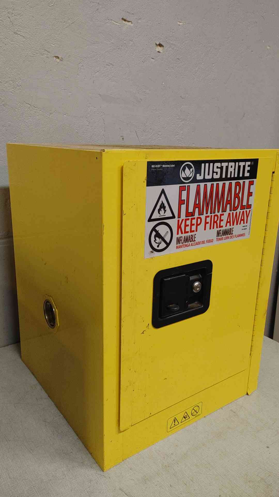17" JustRite Sure-Grip EX Flammable Liquid Storage Cabinet 4 G 15 L
