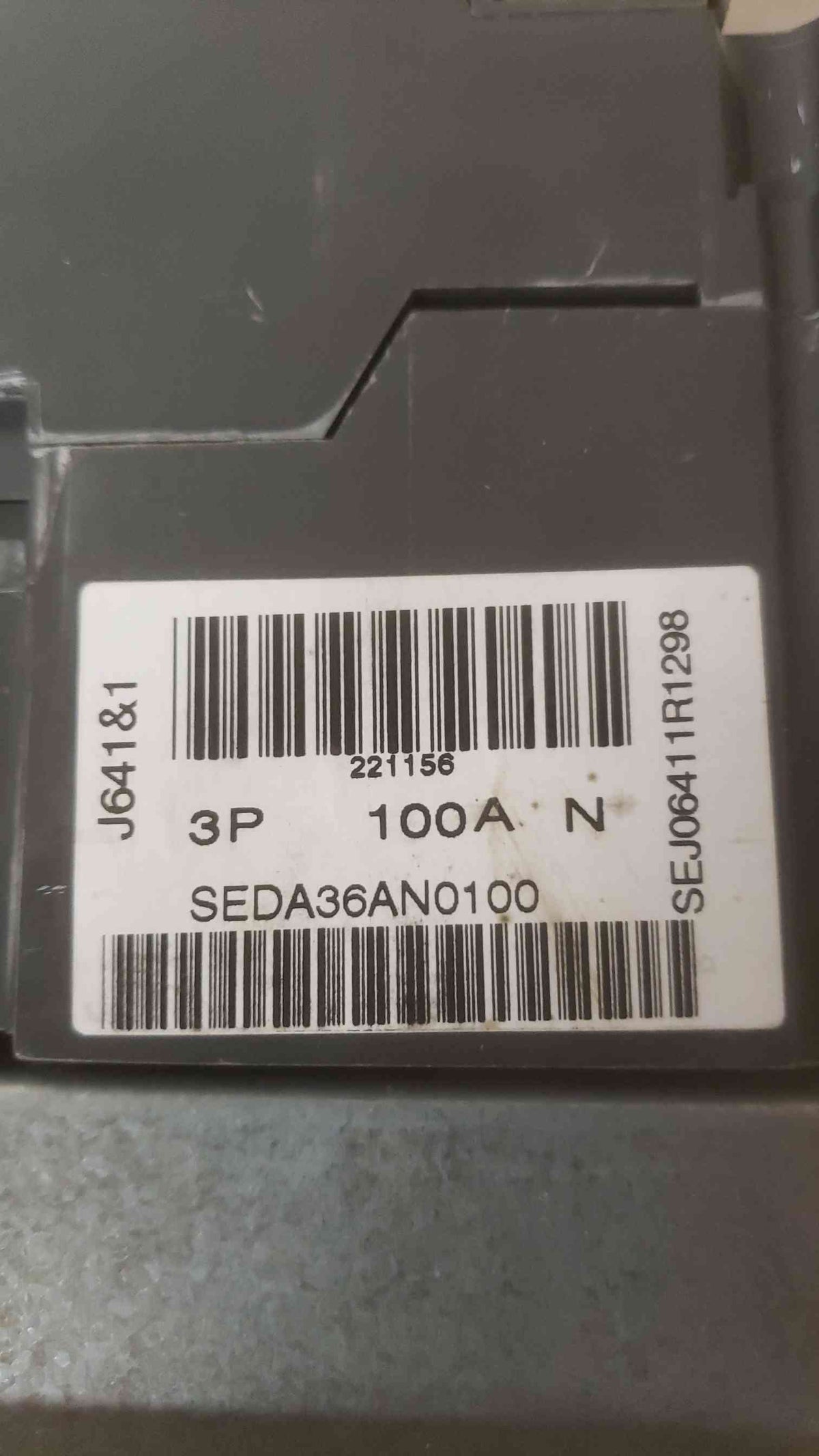 GE Spectra RMS 100A 3 Pole W/ Integrated Handle Circuit Breaker (SKU: 109694)