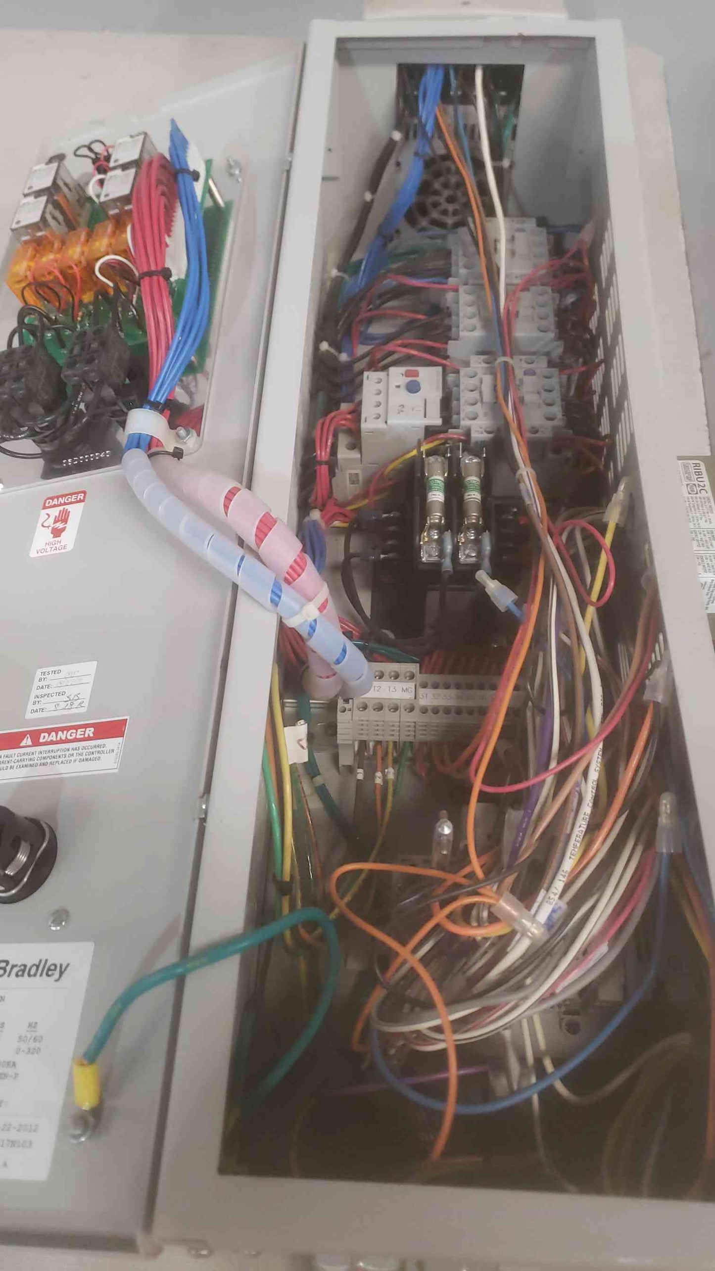 Allen-Bradley PowerFlex 400 Adjustable Frequency AC Drive 10HP, 460V, 15.3A VFD