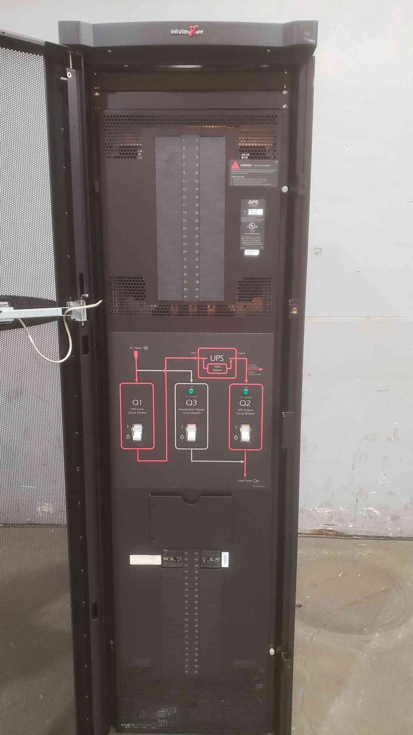 APC Symmetra PX 40KVA PDU MBP 277/480V 3W+G 80A 60Hz PD40G6FK1-M