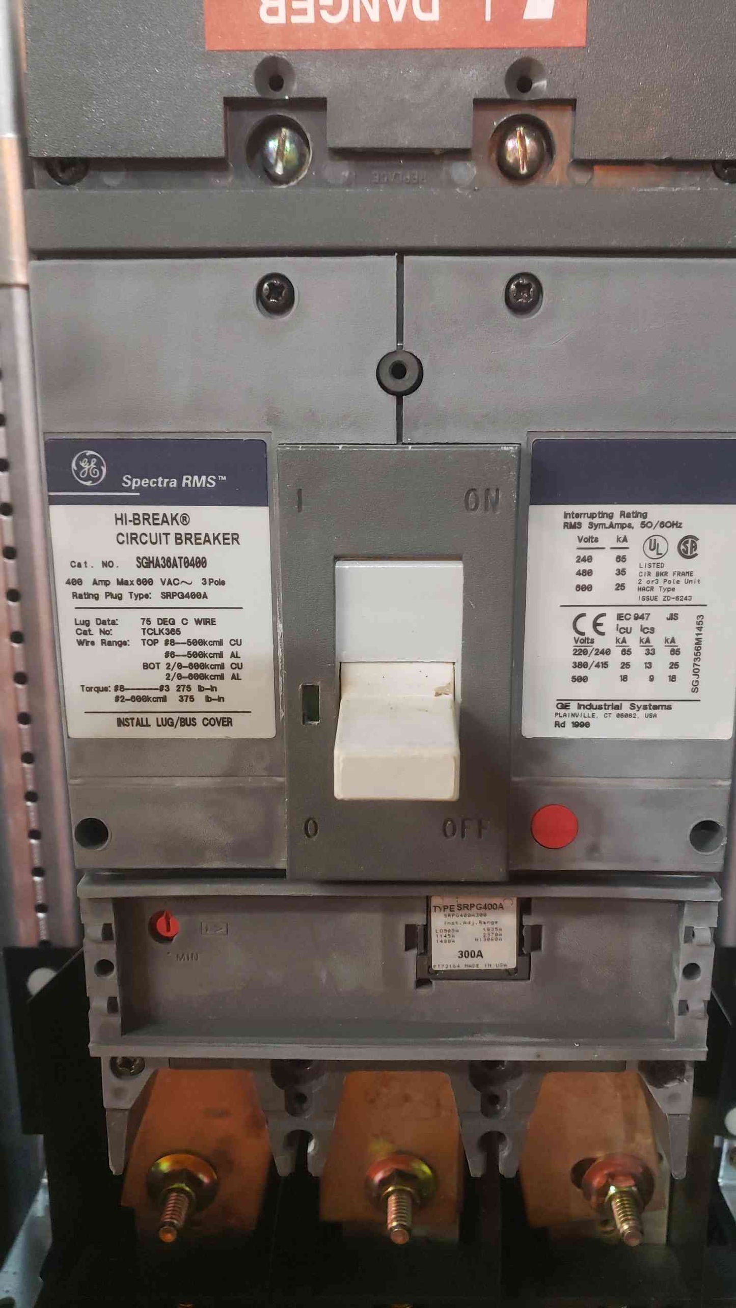 GE A-Series Panelboard 400A 480V Main & 7 Distribution - no inner panel