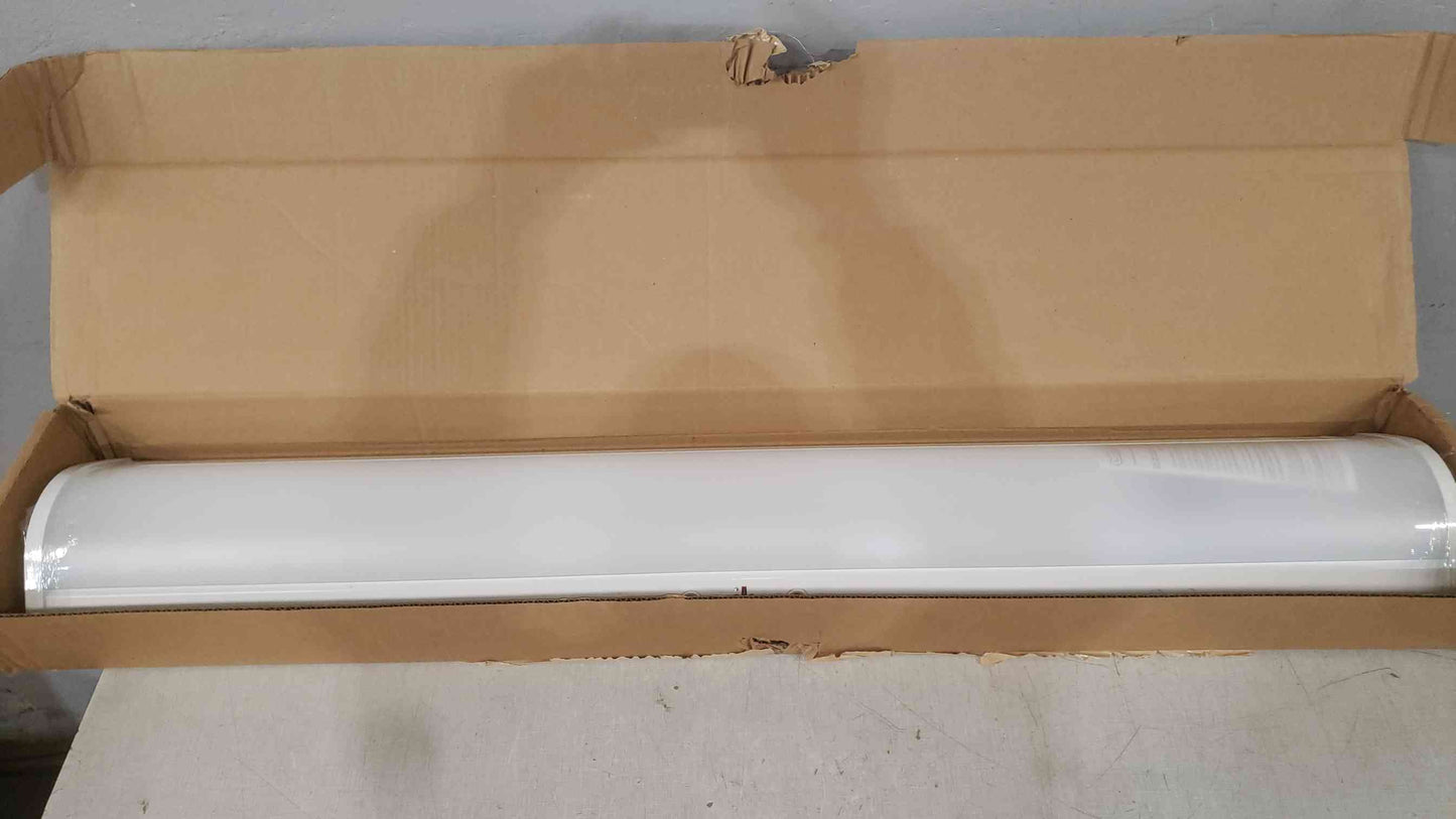 New Lamar Lighting 4' Voyag LED Light VOL48AFA35-AS-BTESR2
