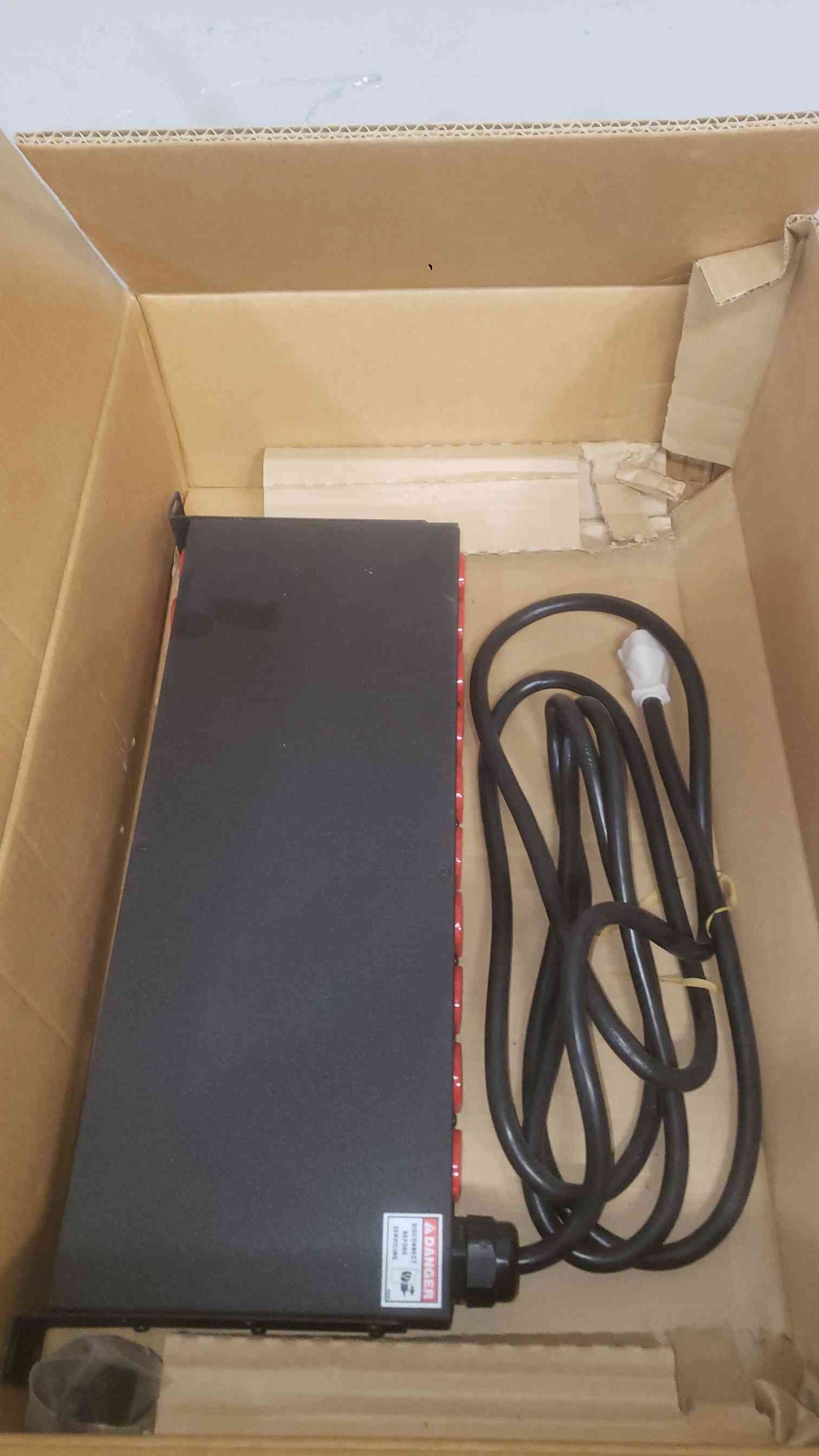 NEW GEIST PDU Strip VHVR120-102D20ST6 (SKU: 111655)