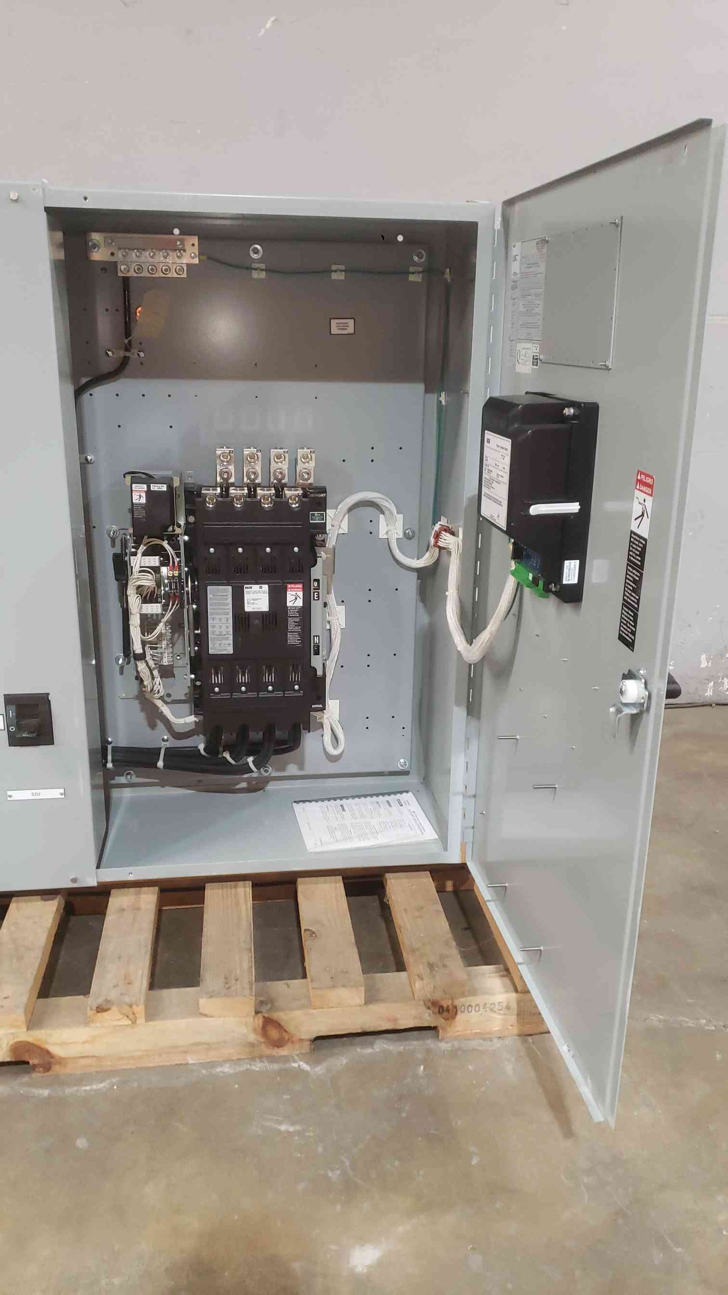 ASCO 400A 208V 3PH 4W ATS J03AUSB30400CG0C 3ATS Automatic Transfer Switch (SKU: 111837)