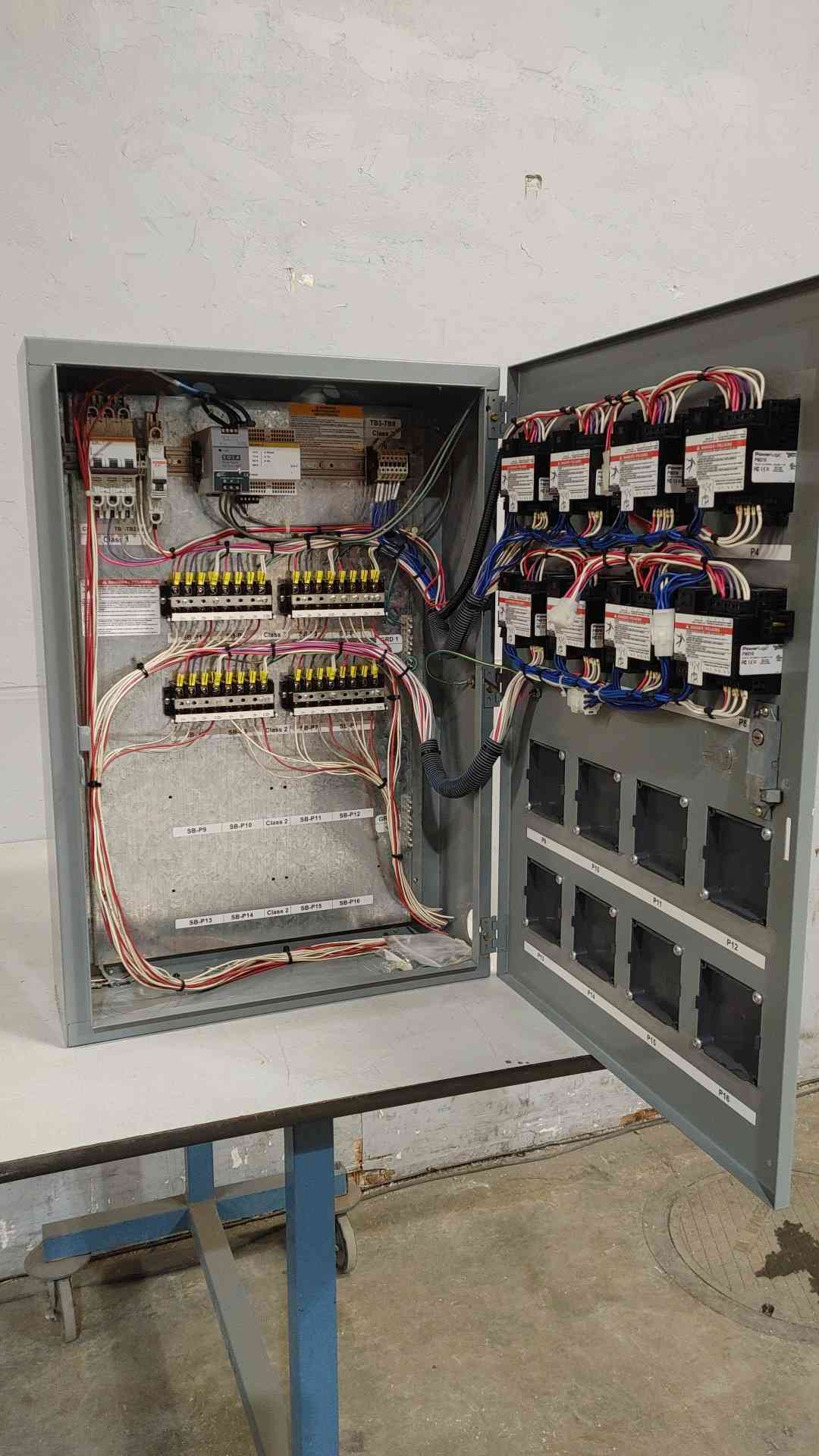 PM210 SQUARE D PowerLogic PowerLogic High Density Metering (HDPM) HDMPM21048316XX (SKU: 112156)