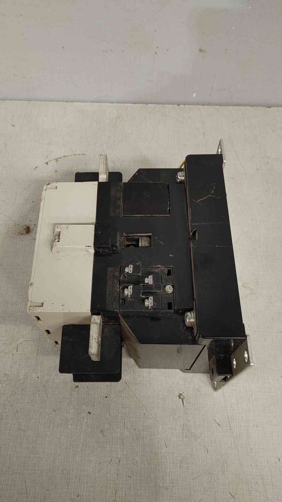 Mitsubishi Electric 300A 240VAC Contactor S-N300 (SKU: 112250)