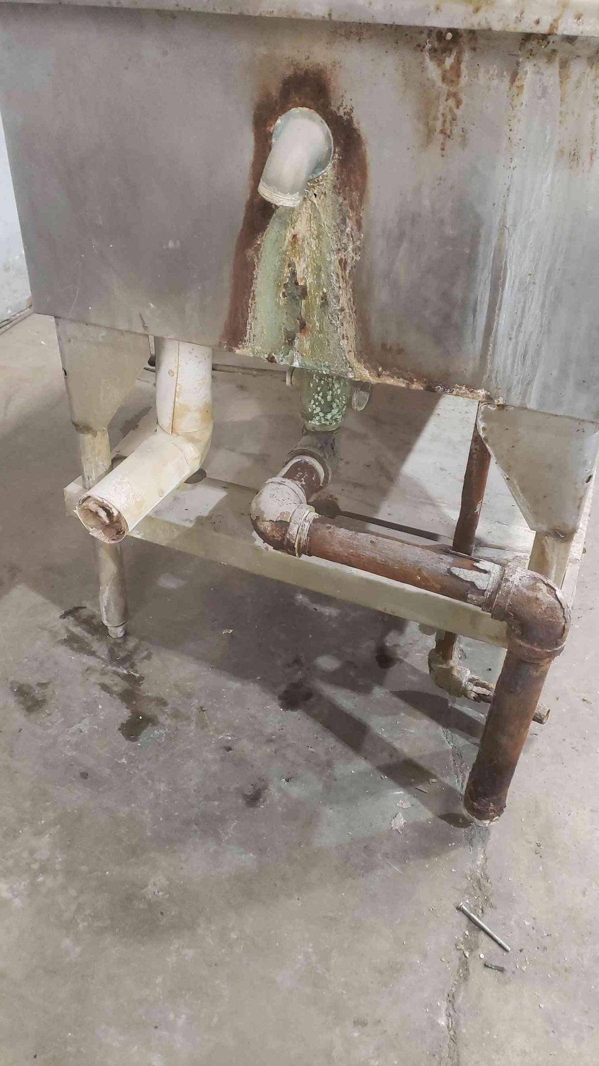 Stainless Steel Commercial Deep Basin Sink W/ Storage Shelf (SKU: 112272)