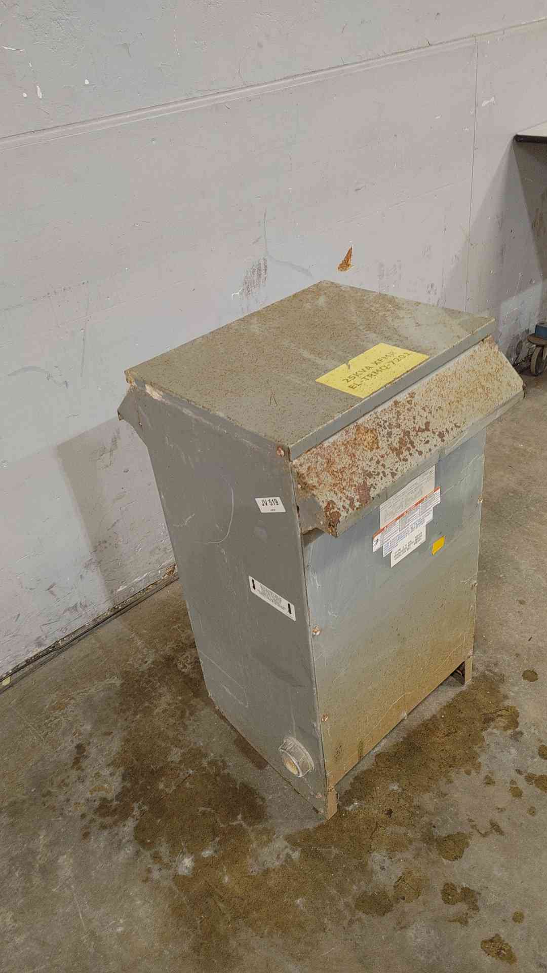 25KVA Square D 480/240V-240/120V 104/208A General Purpose Transformer EE25S3H(SKU: 112354)