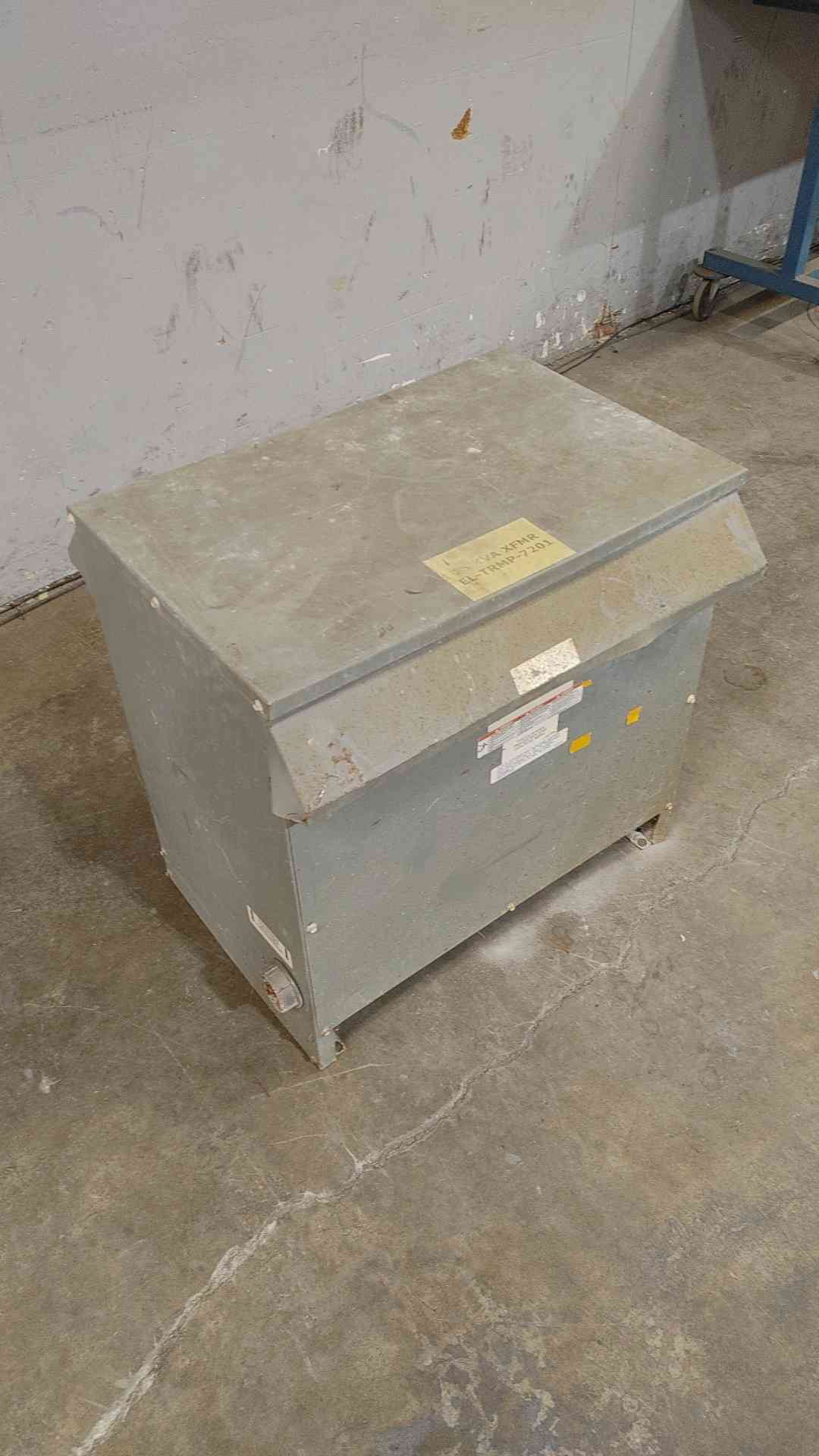 75KVA Square D 480v x 480/277V 90A 3PH General Purpose Transformer 75T76H(SKU: 112356)