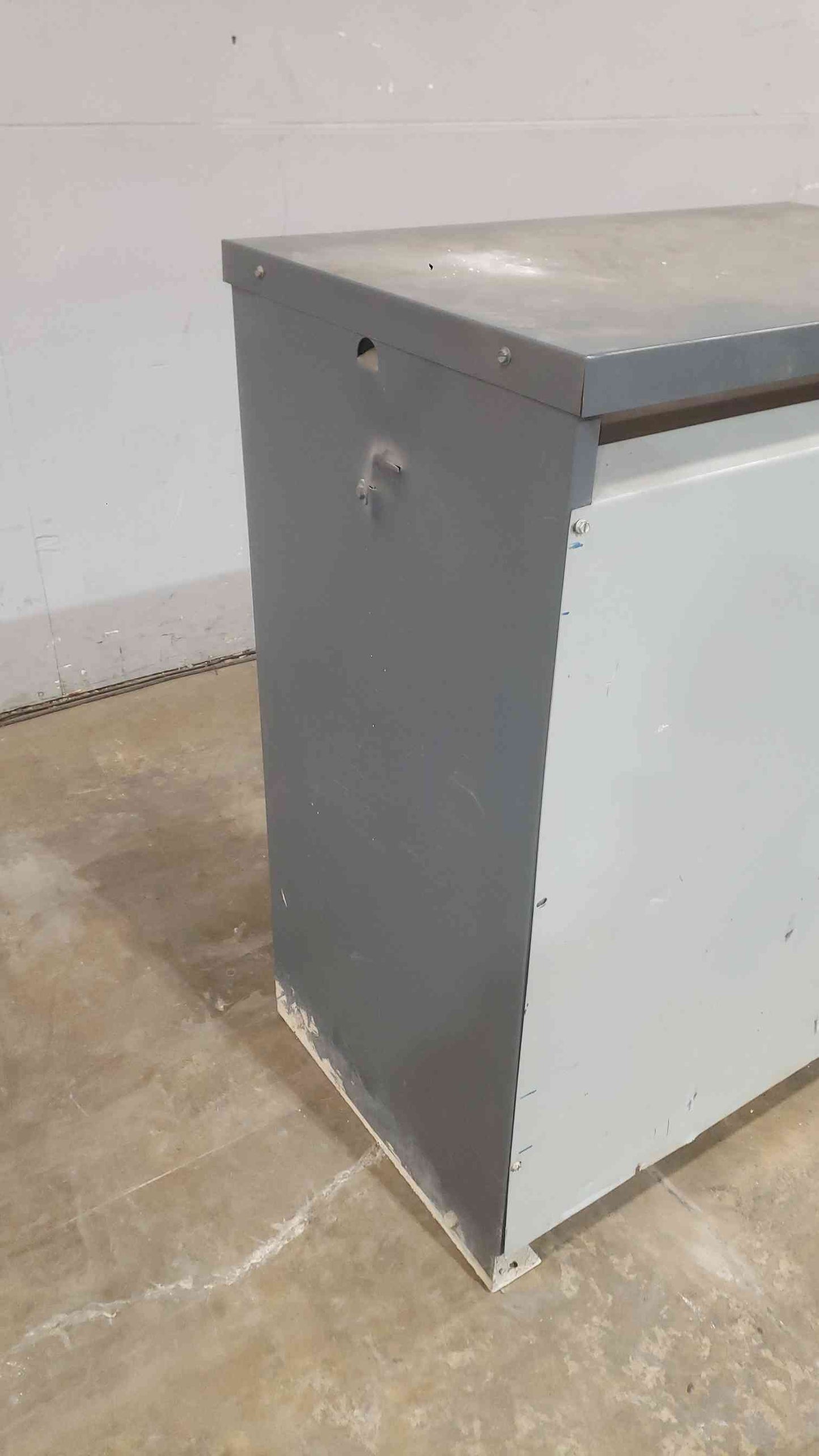 225KVA GE 480v x 208/120 3PH Dry Type Transformer 9T23B3877 (SKU: 112375)