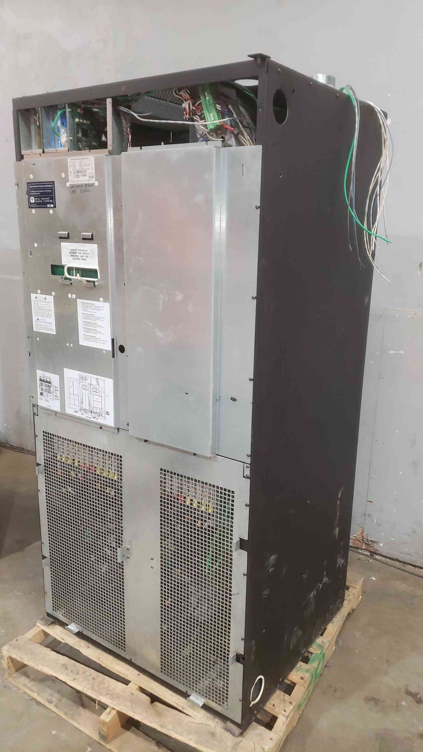AS-IS EATON 480VAC 3PH UPS System 9390-160 (SKU: 112438)