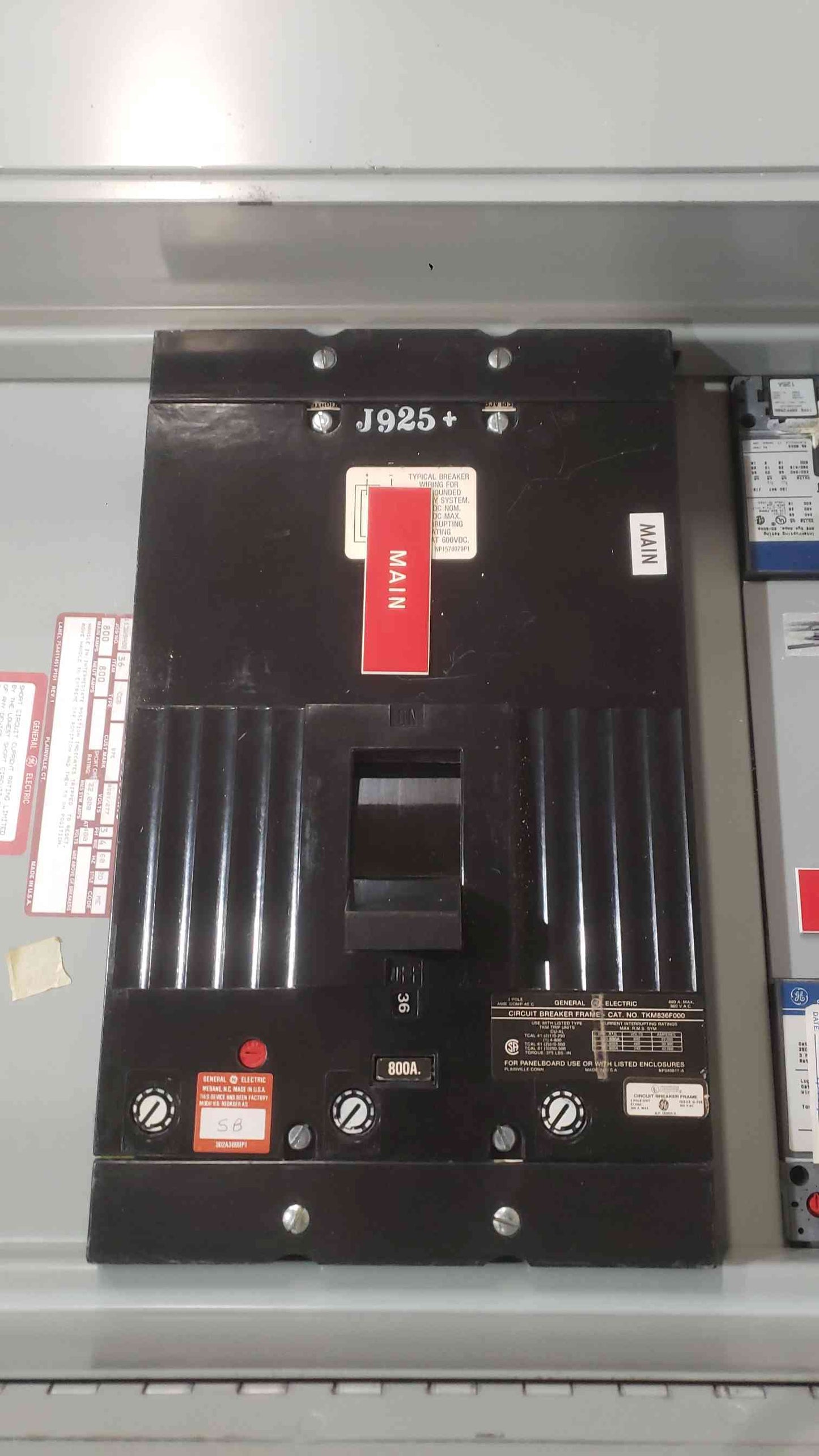 800A GE Panelboard 480/277V 3PH 10 Breakers & Main (SKU: 111610)