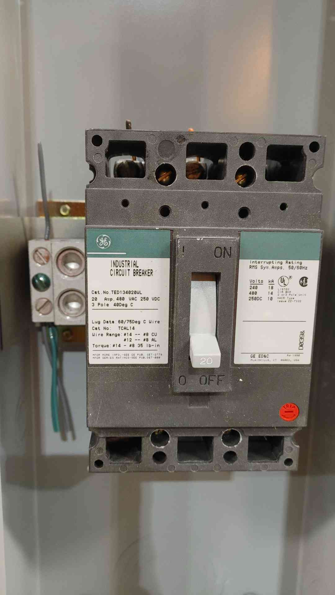 GE 20A 3Pole Enclosed Industrial Circuit Breaker TED134020WL (SKU: 112472)