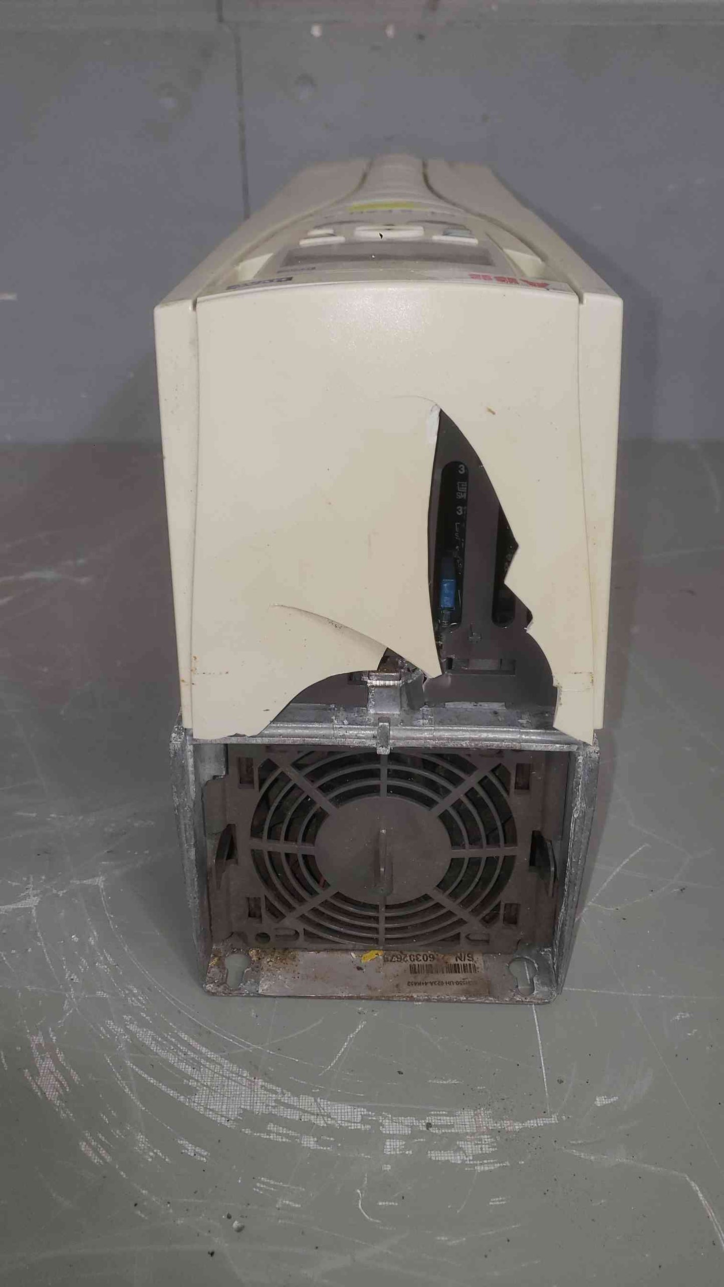 AS-IS ABB 15HP 3PH HVAC Driver ACH550-UH-023A-4+K452 (SKU: 112609)
