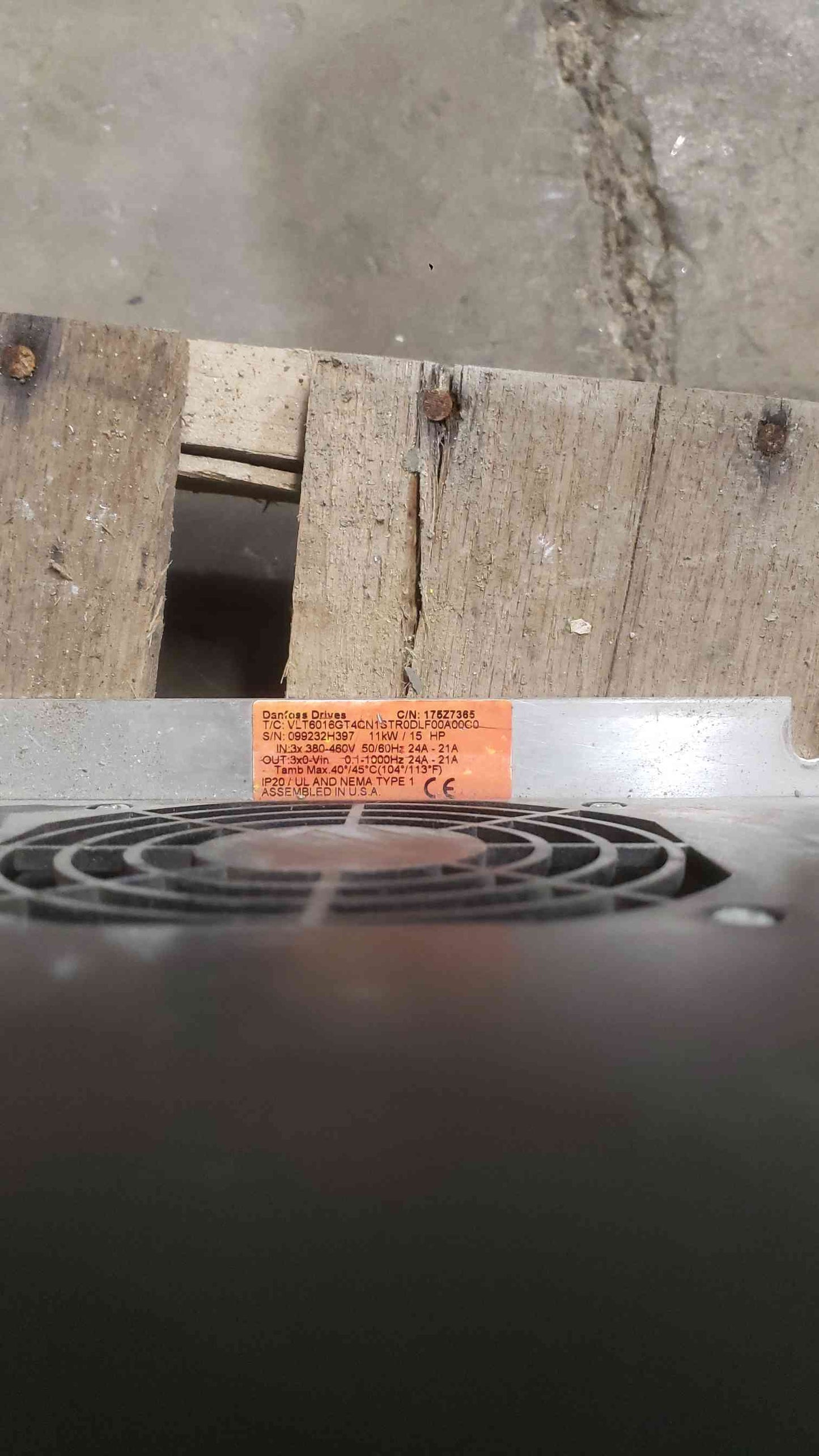 Danfoss 15HP 380-460 VLT 6000 VFD (SKU: 112611)
