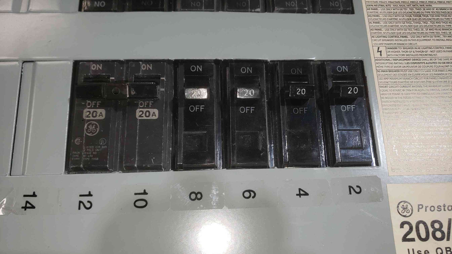 GE 225A 208Y/120 3PH 4W Panelboard (SKU: 112650)