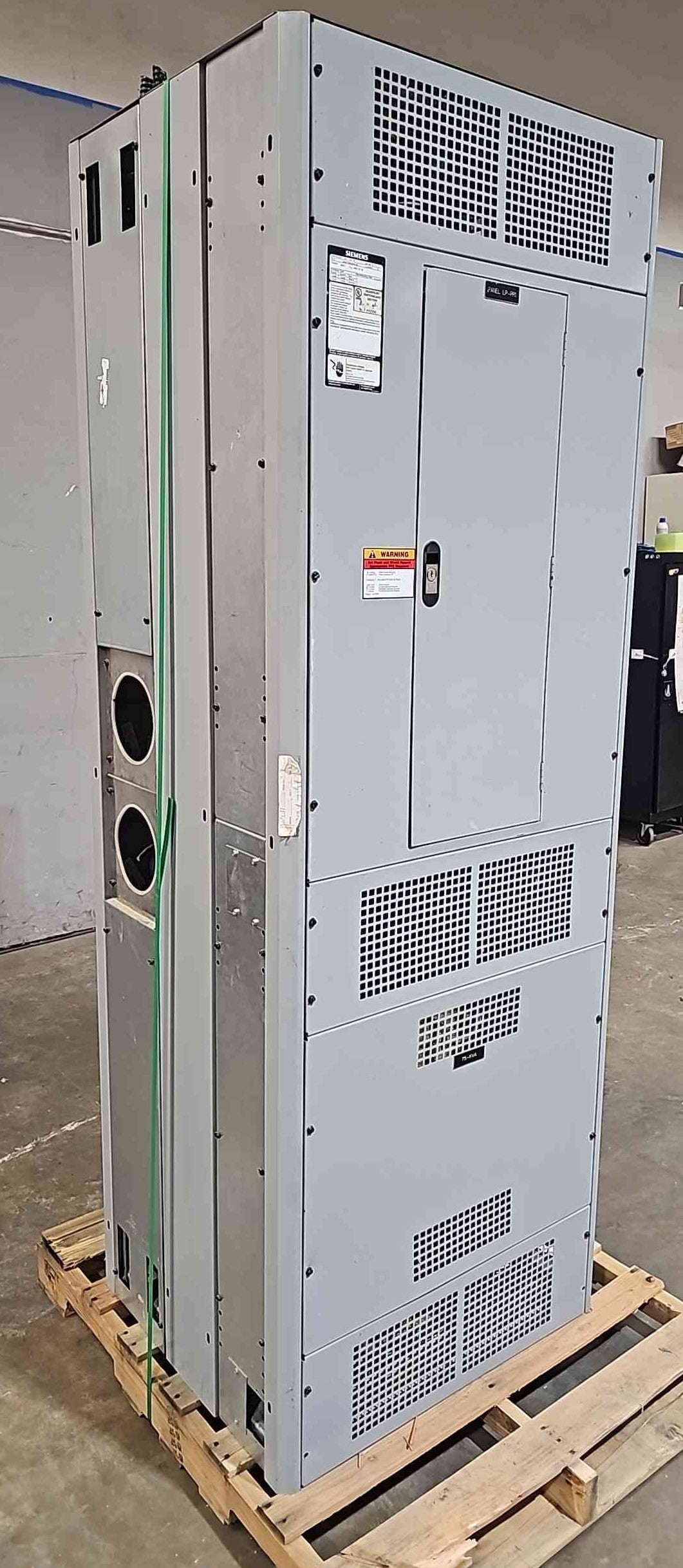 75KVA Hammond Transformer 480v x 480Y/277v w/ Integrated Siemens 208/120v HCB Panelboard (112757)