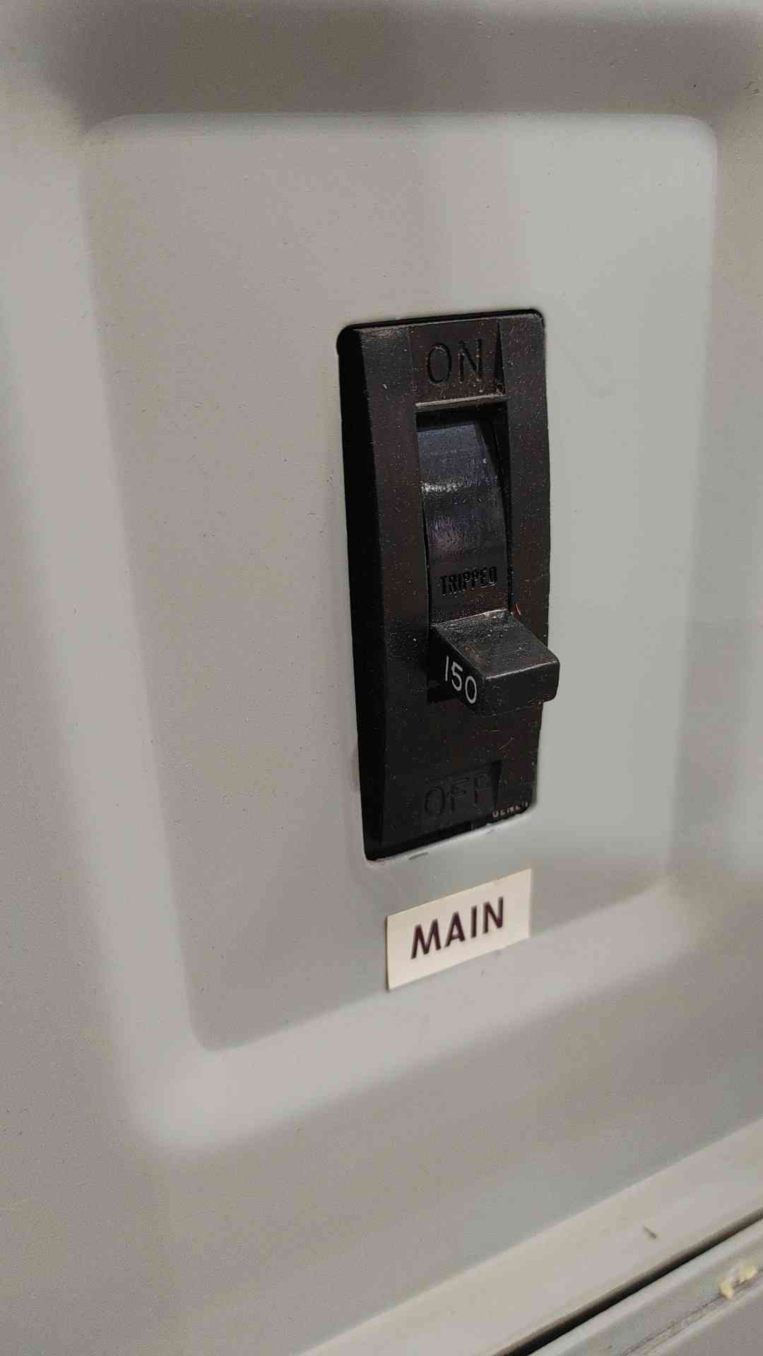 GE NLAB 150 Amp Panelboard 120/208V 3-Phase 4-Wire 30-Circuit Main Breaker THQB(SKU: 112800)