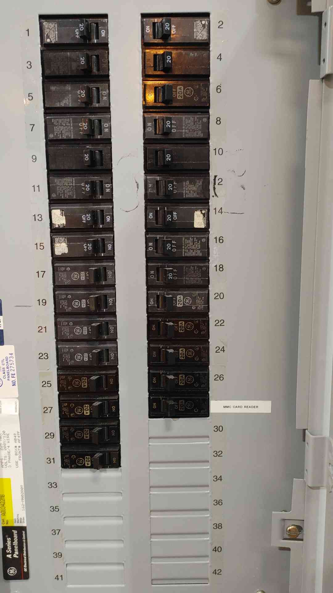 GE AQU3422MB A-Series Panelboard 225A 208Y/120V 3PH 4W 42-Circuit w/ AF49F Trim(SKU: 112803)
