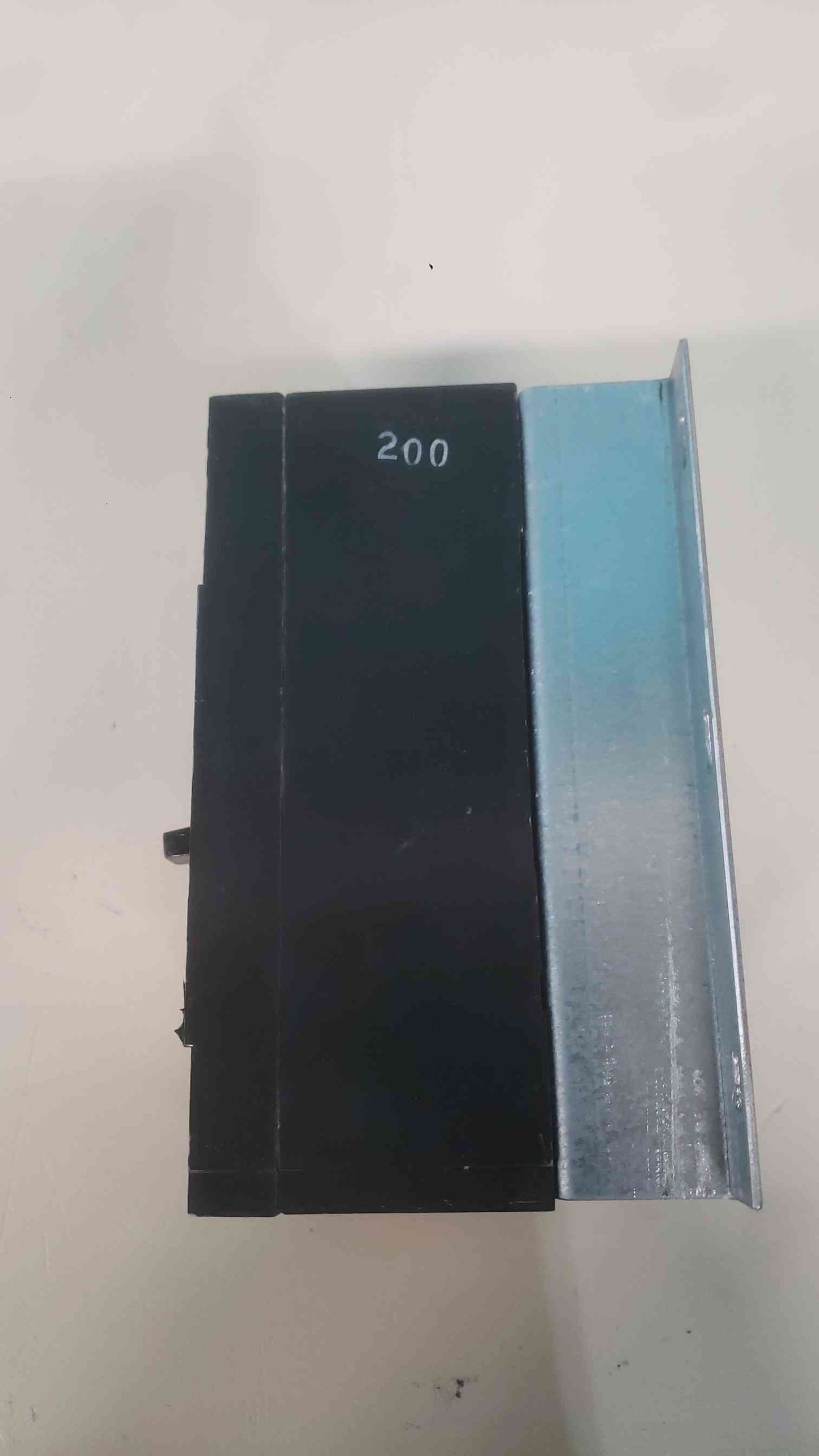 GE TQD32200 3-Pole Circuit Breaker 200A 240V 10kAIC Thermal Magnetic Bolt-On (SKU: 113119)