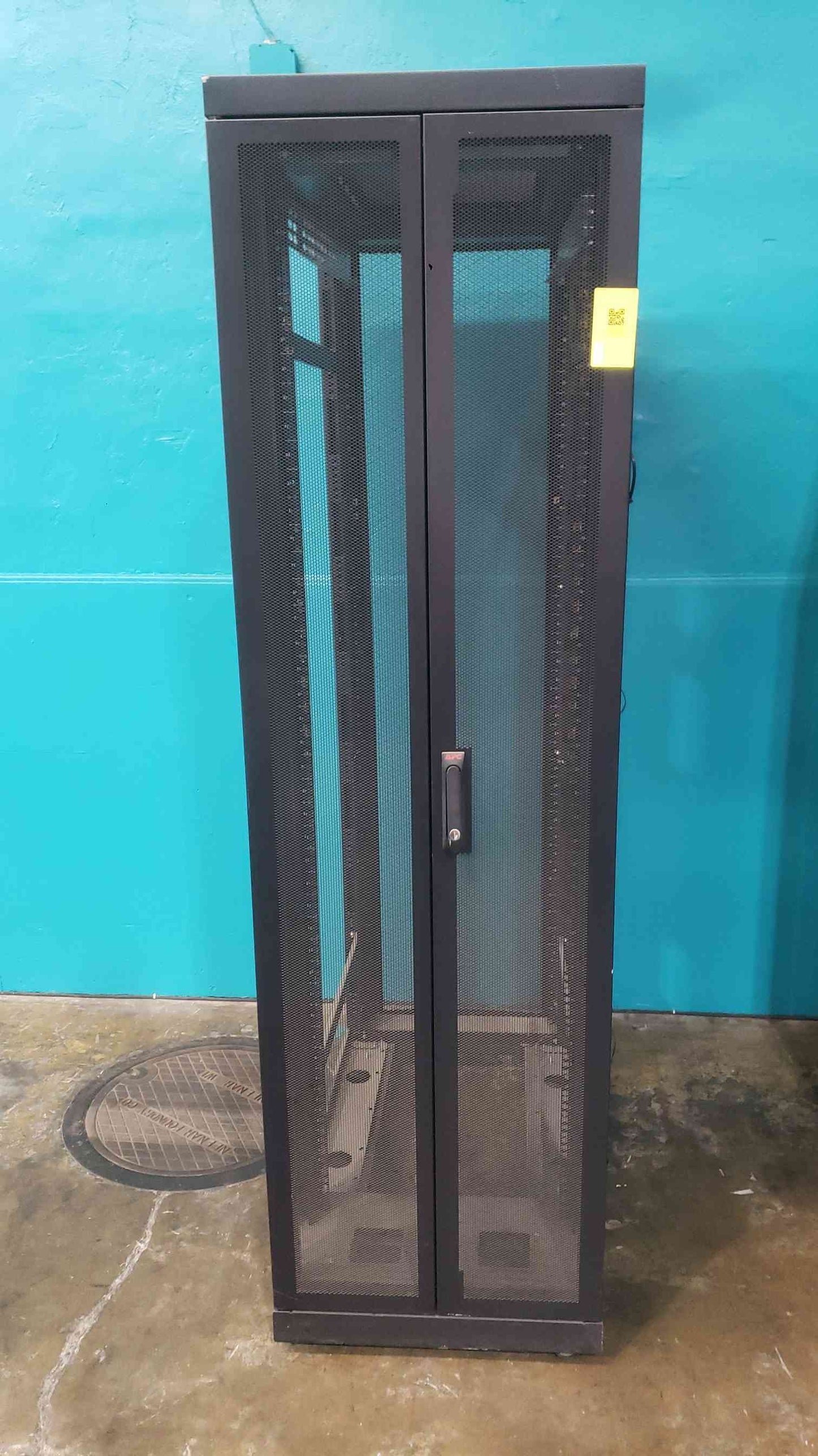 42U APC AR2100 Server Rack Cabinet Non-Enclosed (SKU: S6LLST2097)