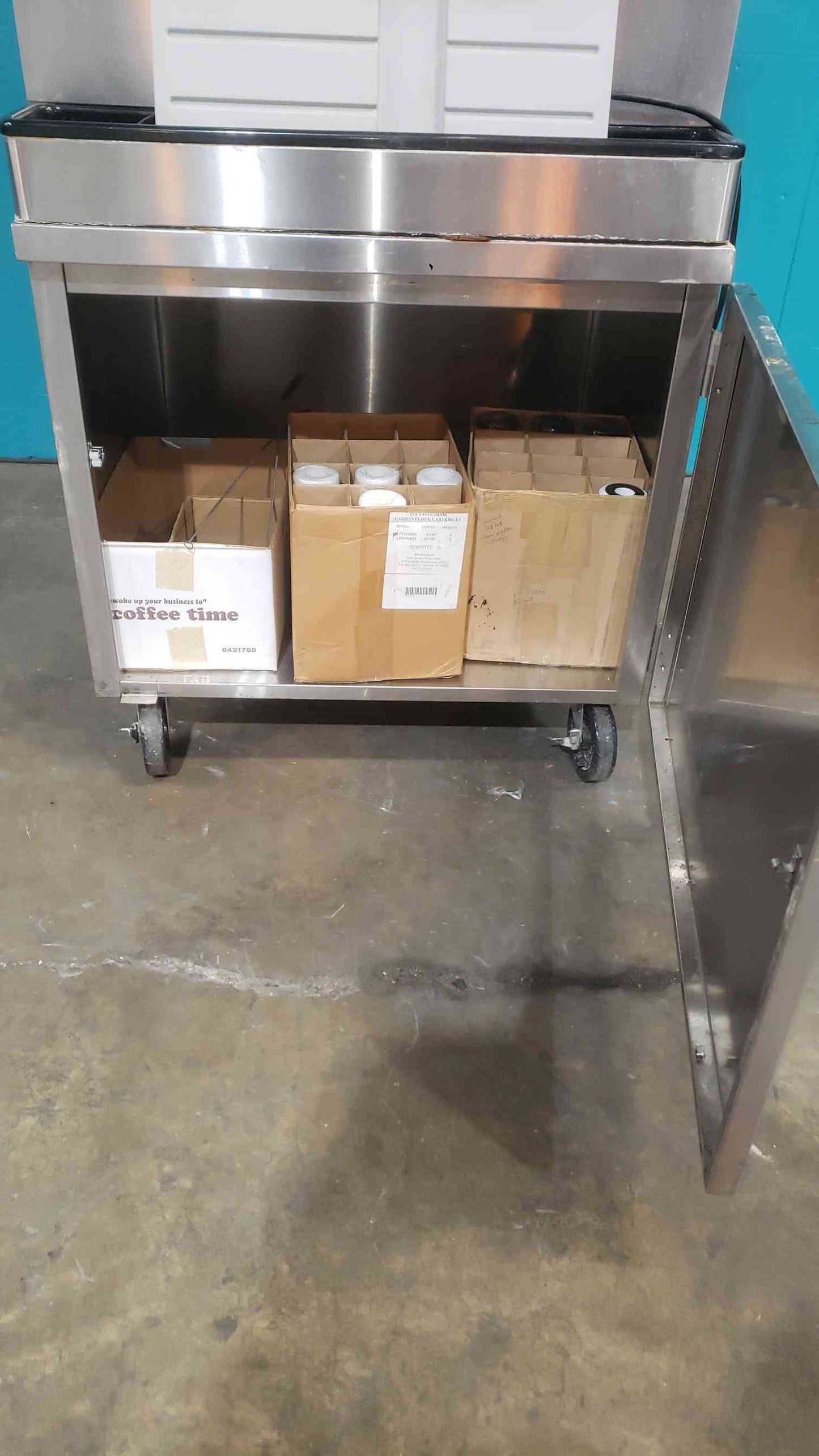 Hoshizaki KML-600MWH Crescent Cube Ice Machine with DM-180A Ice and Water Dispenser 115/230V (SKU: 113295)