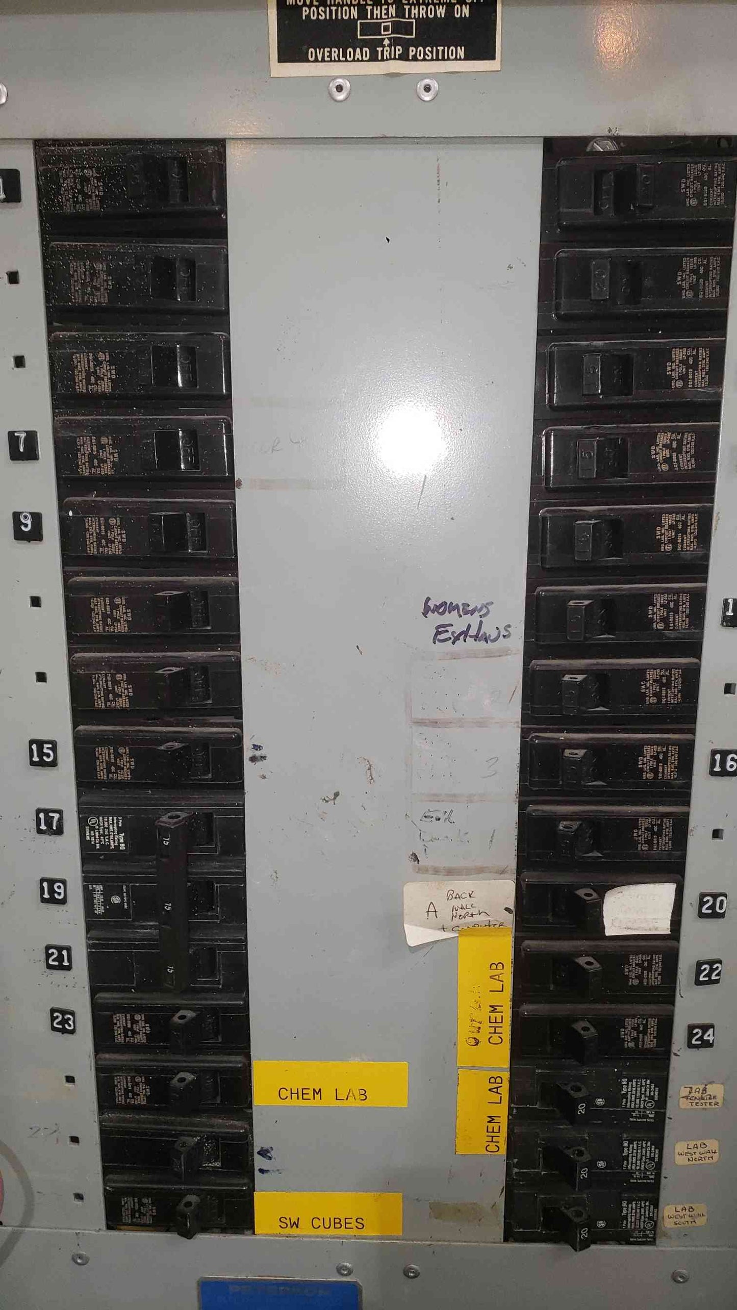 Peterson 100A 120/208V 3 Phase Panelboard Siemens 15A 20A 3-Pole 1-Pole Breakers