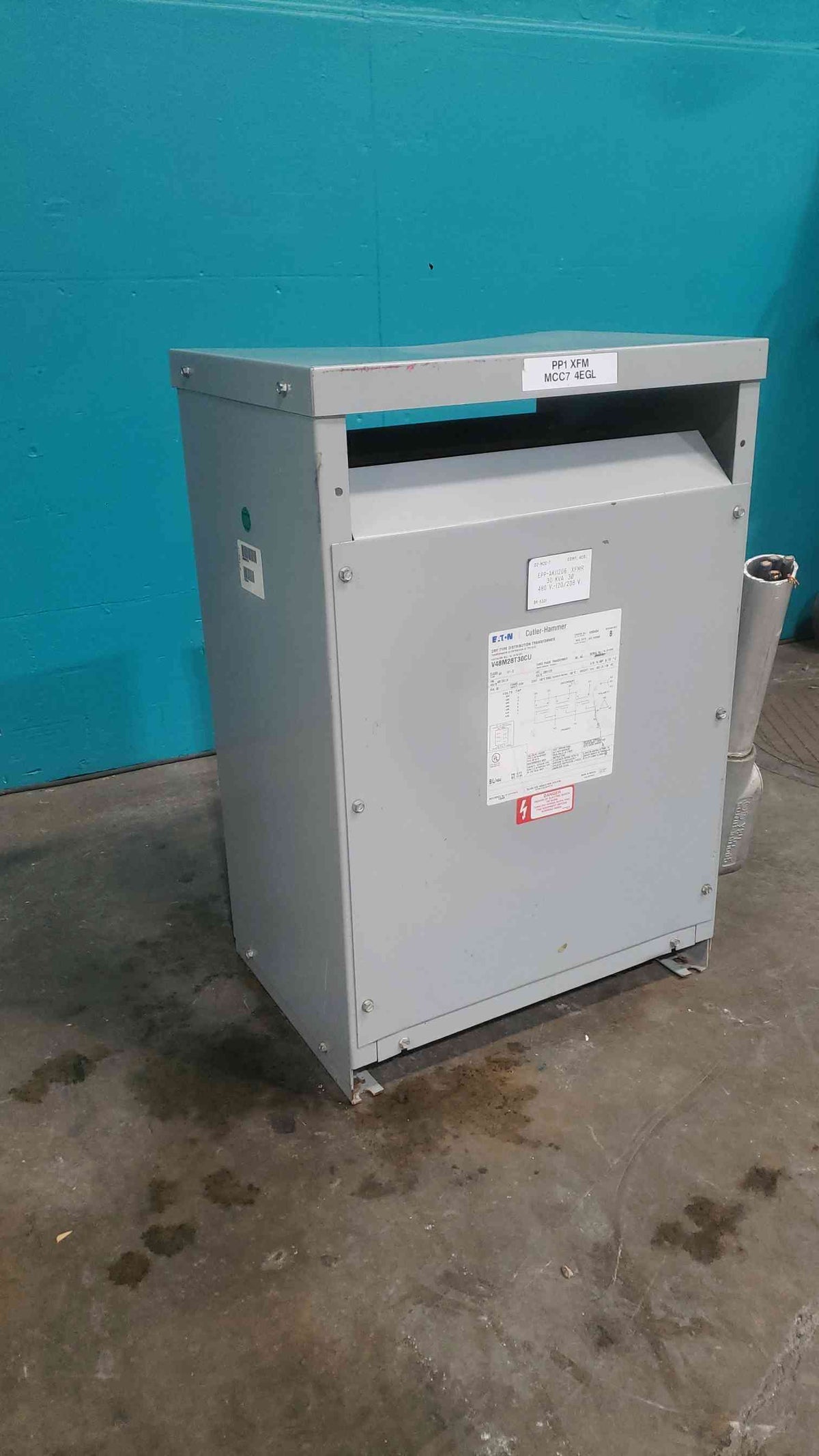 Eaton Cutler Hammer V48M28T30CU 30 KVA 3 Phase 480V to 208Y/120V Transformer CU