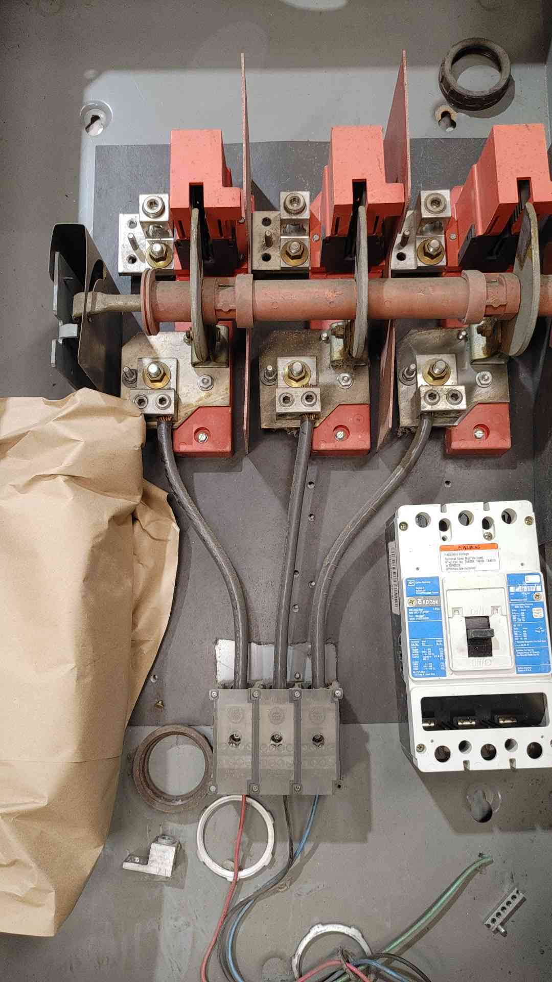Square D 400A Safety Switch w/ Cutler-Hammer KD3400F 400A Breaker 600V