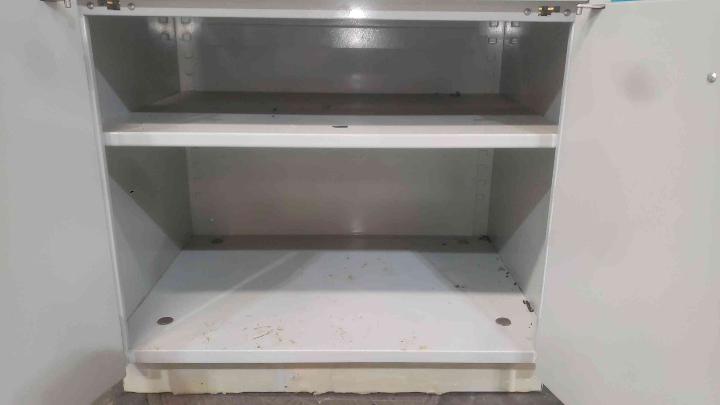 St. Charles 30" Mixed Casework (SKU: 114004)