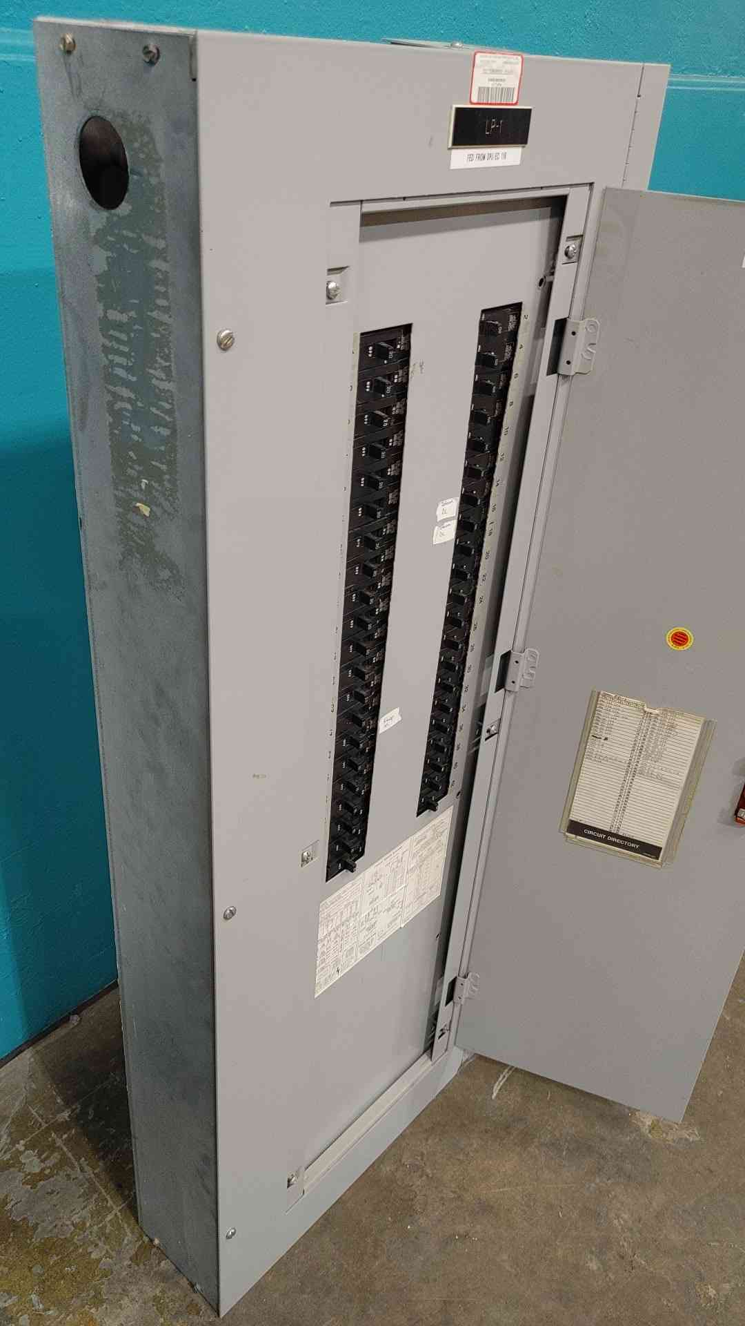 GE A-Series 225A 480Y/277V 3 Phase 42 Circuit Panelboard Enclosure W/ Breakers