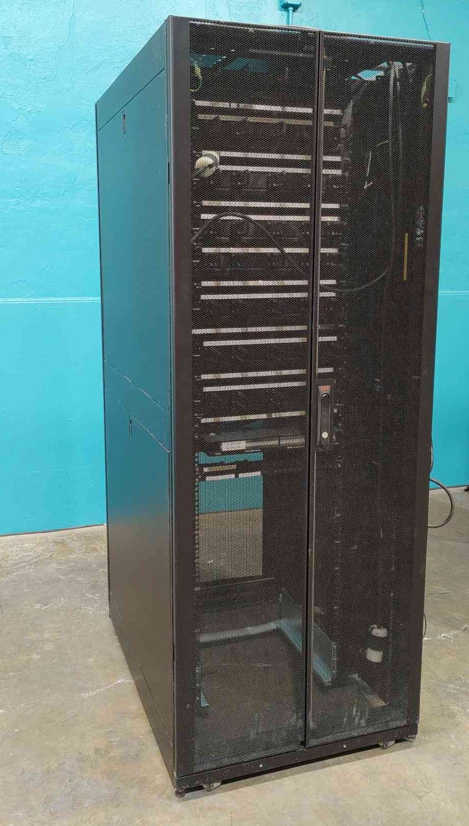 APC NetShelter SX 42U Wide Server Rack Enclosure AR3150 Populated Patch Panels