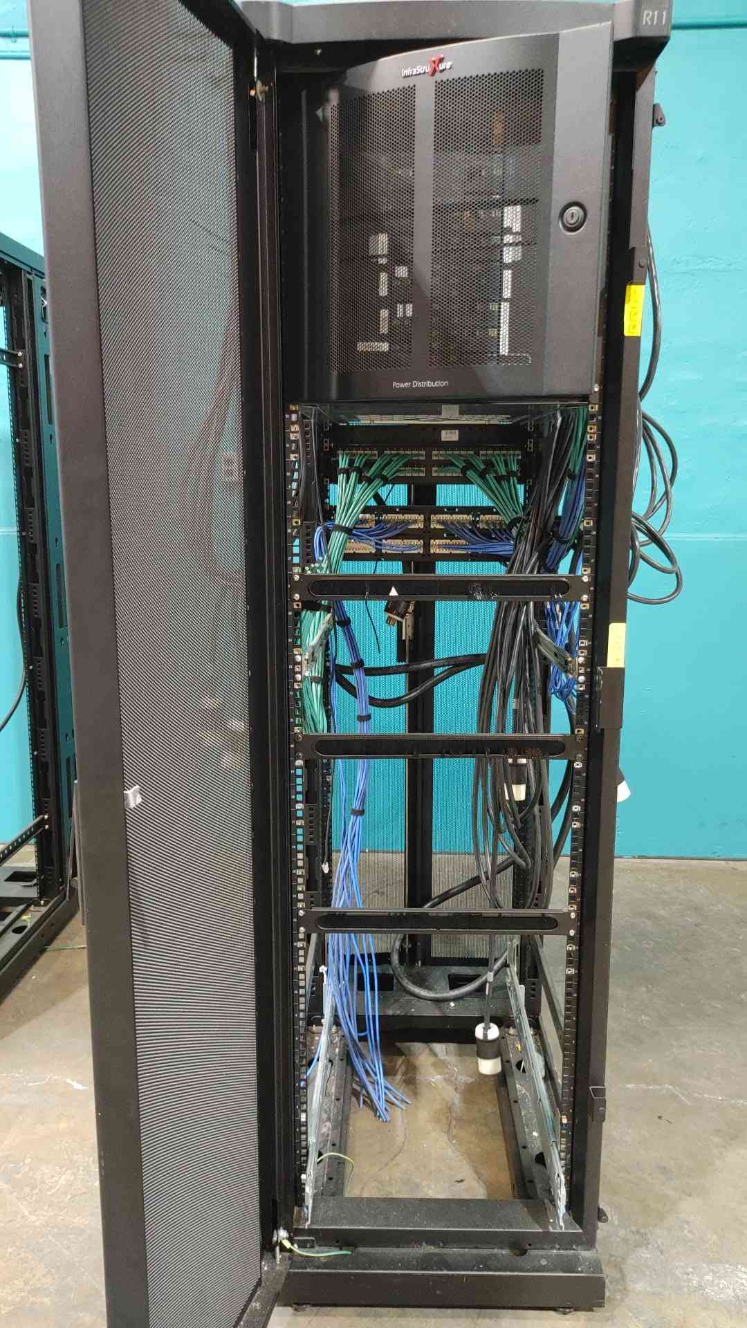 APC NetShelter VX 42U Rack w/ 29kVA Power Distribution Unit PDU 0G-PDRDP-F-13-X