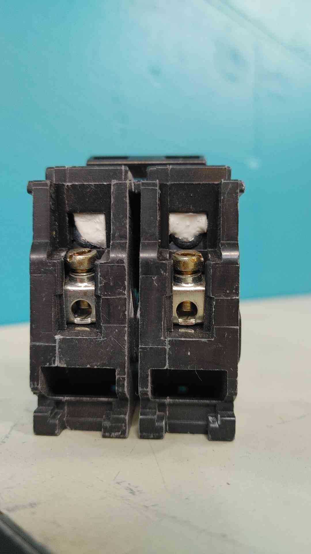 Siemens ITE BQ2B020 20A 2 Pole 120/240V Bolt-On Circuit Breaker Type BQ 20