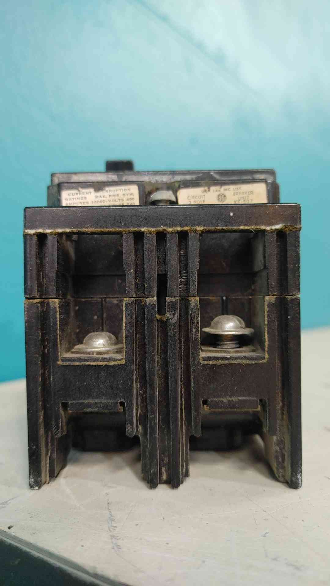 General Electric Circuit Breaker 20Amp/250v 2 Pole(Sku:114237)
