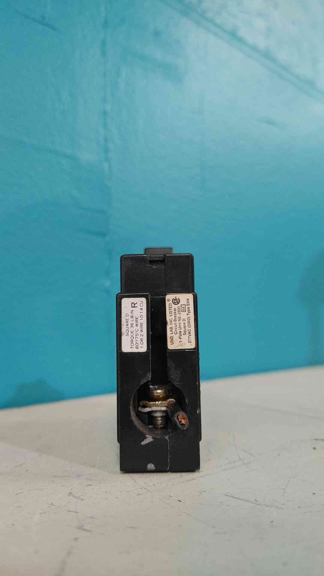 Square D EH14015 1 Pole 15 Amp 277V Plug-In Circuit Breaker EH-4