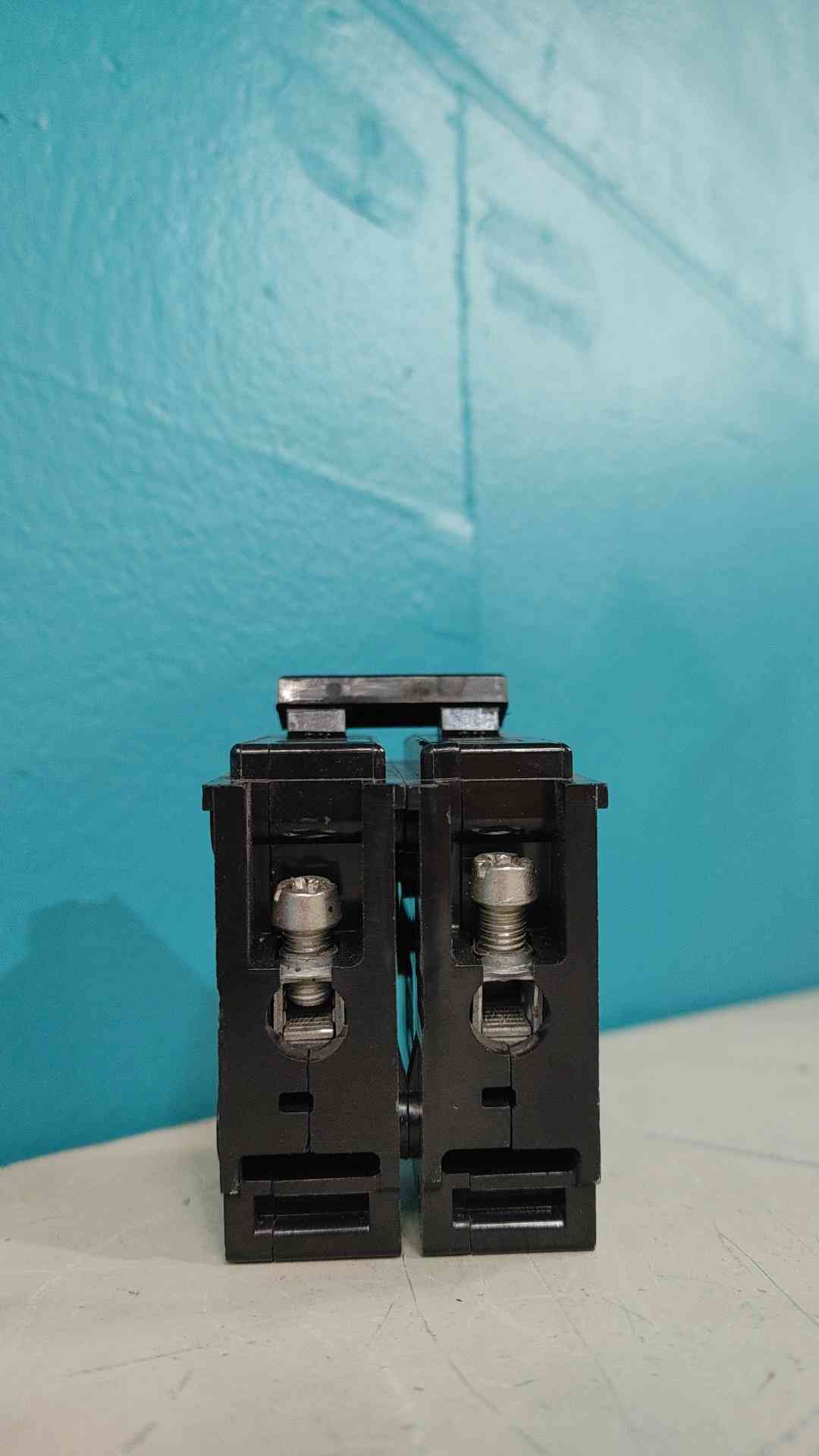 Westinghouse BA2020 20 Amp 2 Pole Bolt On Circuit Breaker BAB2020 20A 240V