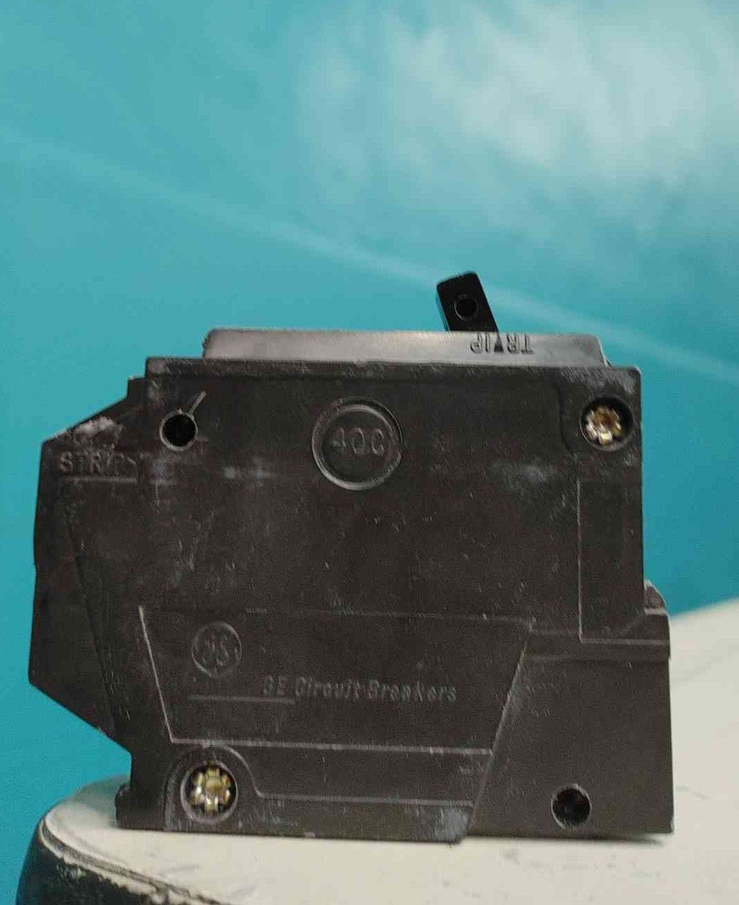 GE THQL1120 1 Pole 20 Amp 120V 10kA Plug-In Circuit Breaker THQL